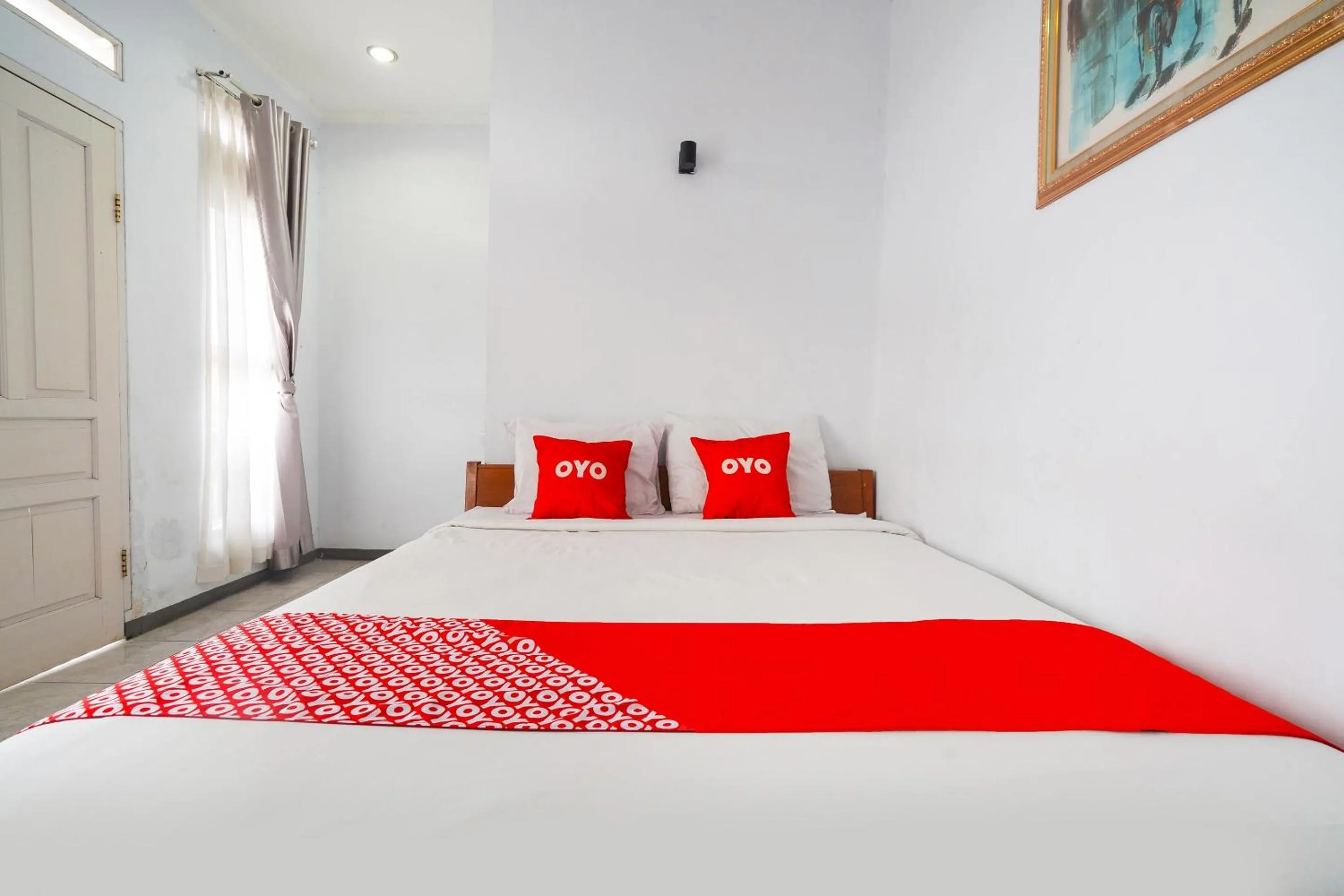Bedroom in OYO 91561 Gandhi Hotel NearRS Khusus Ginjal Ny. R.A. Habibie