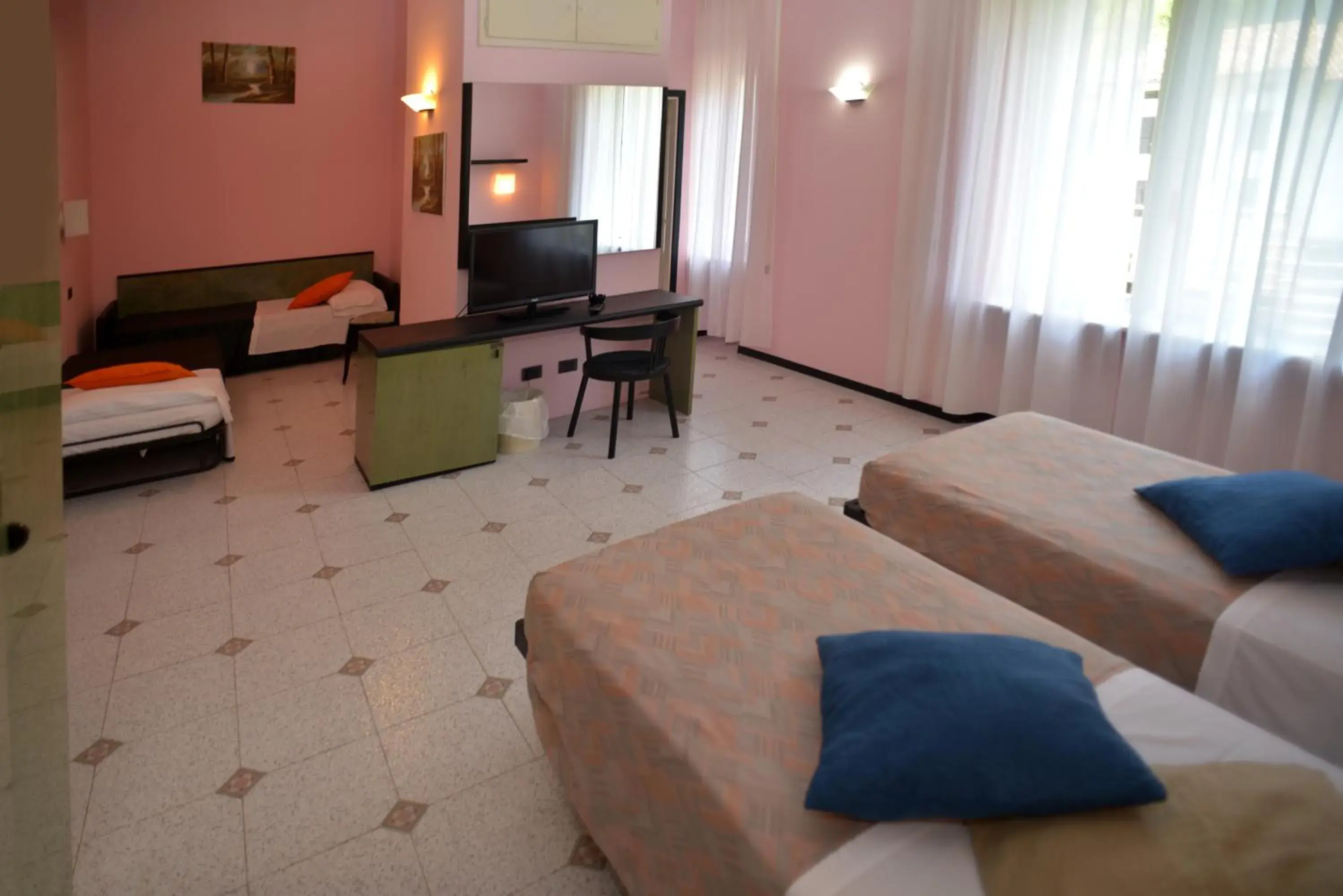 Quadruple Room in Hotel Salus Quadruple Room in Hotel Salus