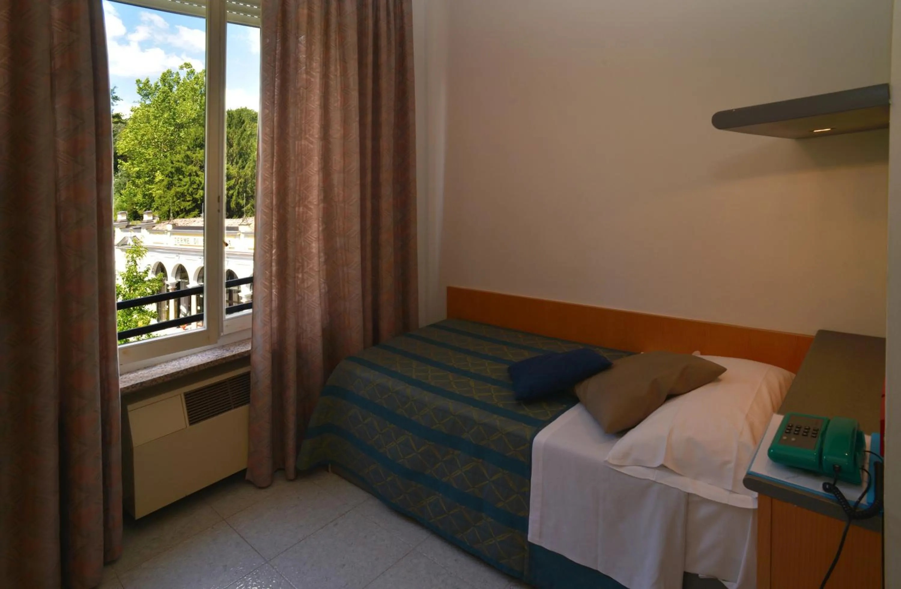 Photo of the whole room, Bed in Hotel Salus