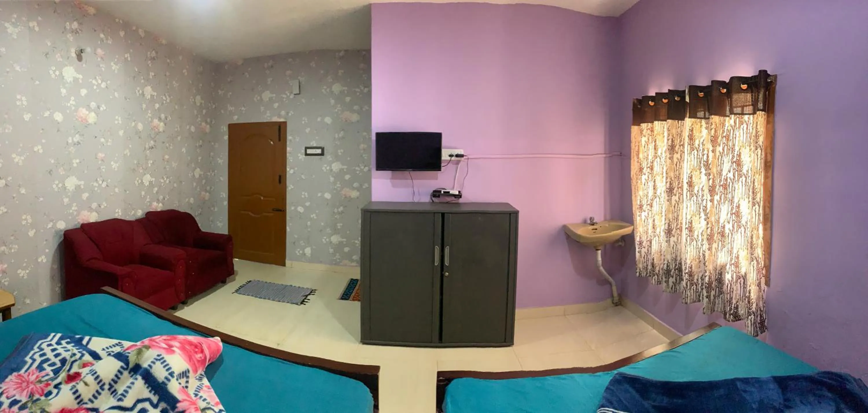 TV and multimedia in Kodai Pinetree Residency