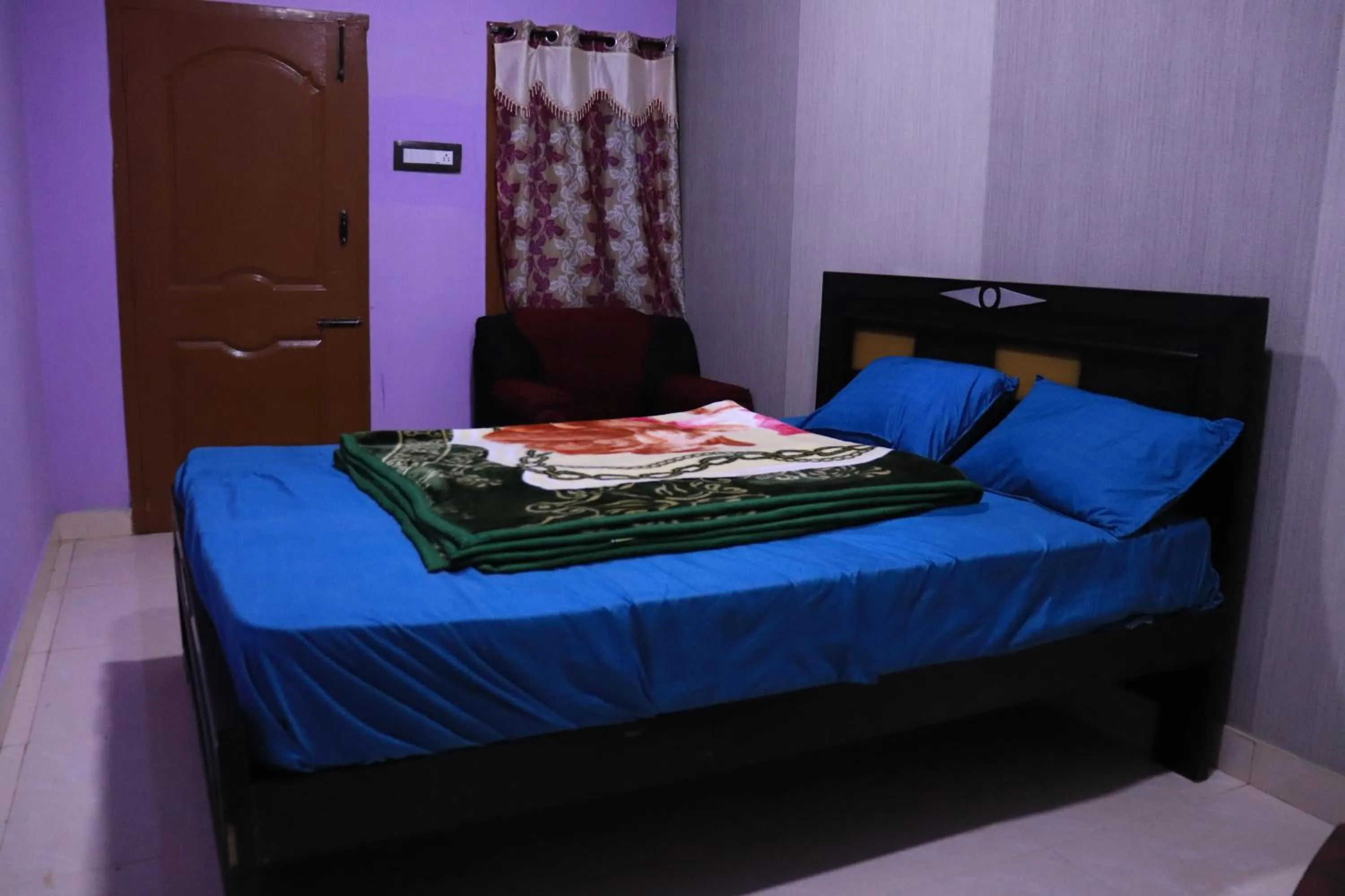 Bed in Kodai Pinetree Residency