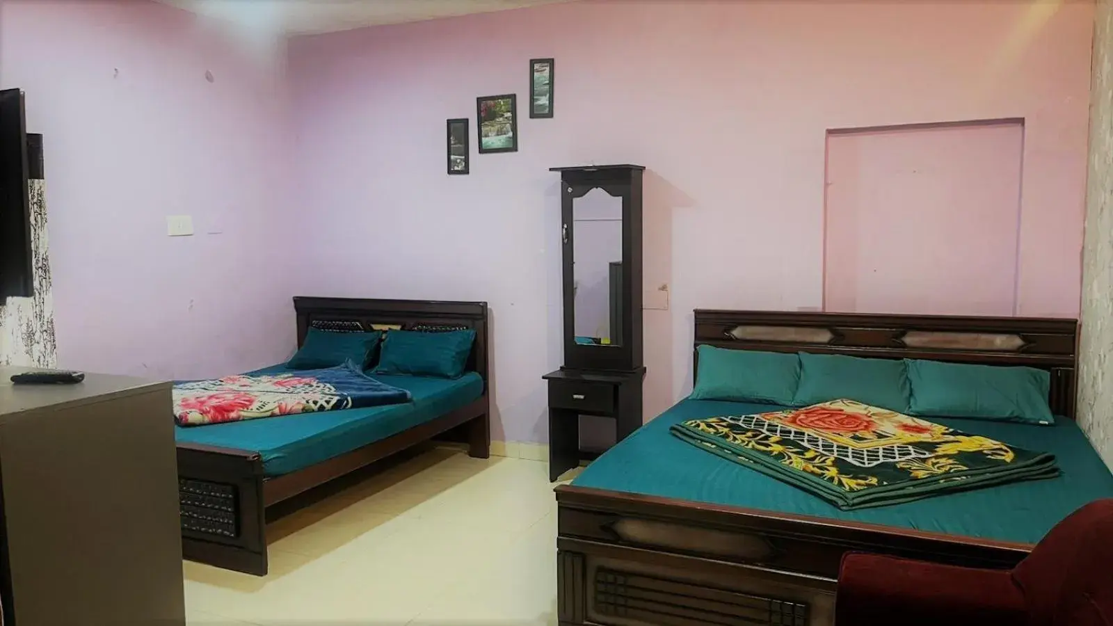 Bedroom, Bed in Kodai Pinetree Residency Bedroom, Bed in Kodai Pinetree Residency