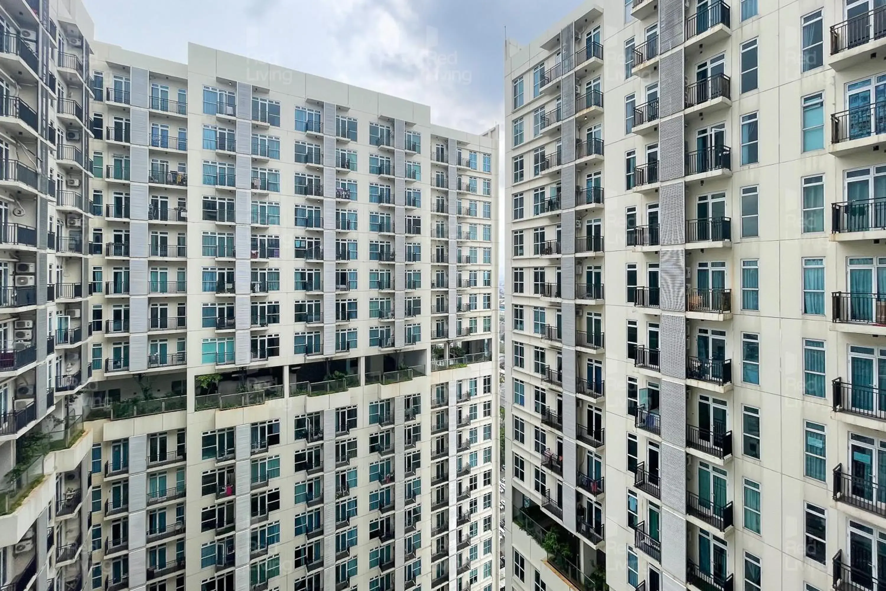 Property building in RedLiving Apartemen Puri Orchard - Tower Magnolia Property building in RedLiving Apartemen Puri Orchard - Tower Magnolia