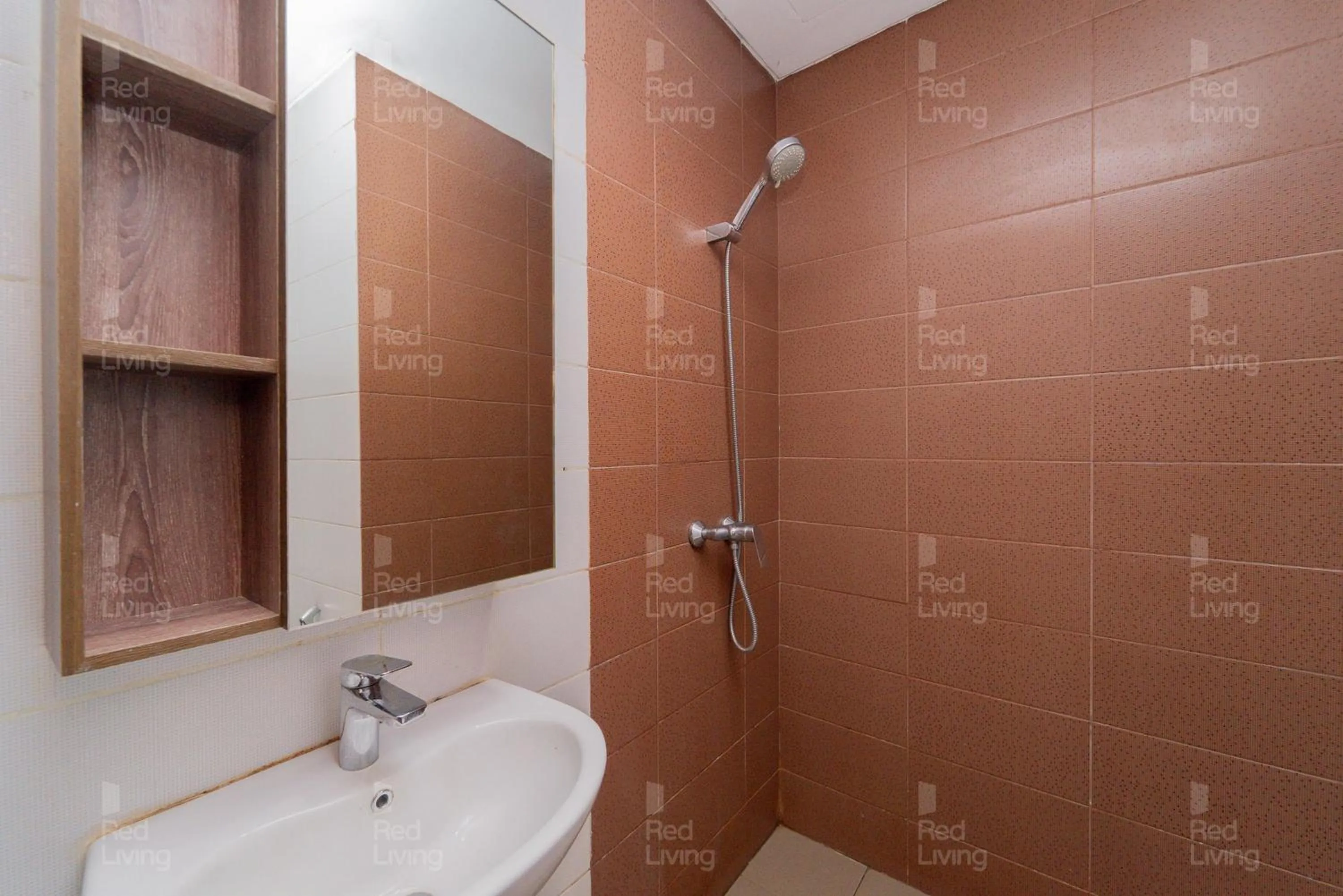 Bathroom in RedLiving Apartemen Puri Orchard - Tower Magnolia