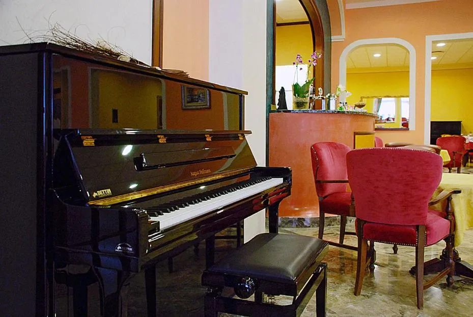 Evening entertainment in Hotel Columbia Terme