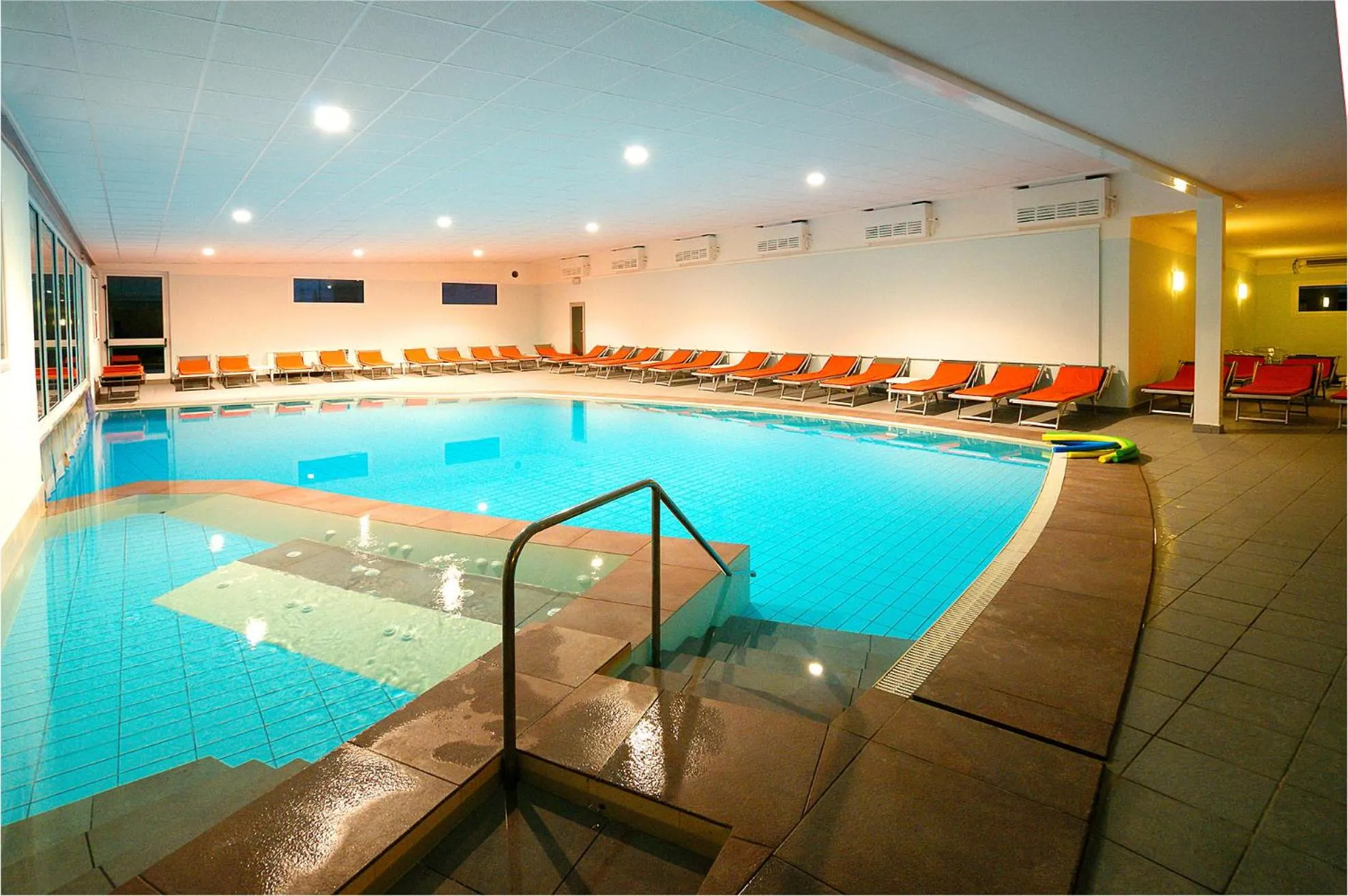 Swimming pool in Hotel Columbia Terme