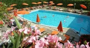 Swimming pool in Hotel Columbia Terme