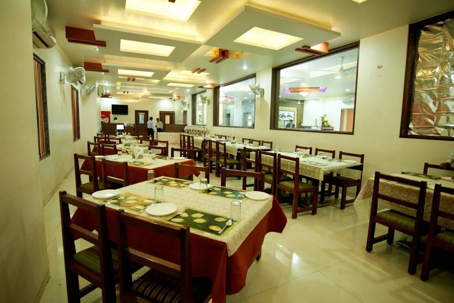 Restaurant/places to eat in Hotel Sai Sangam
