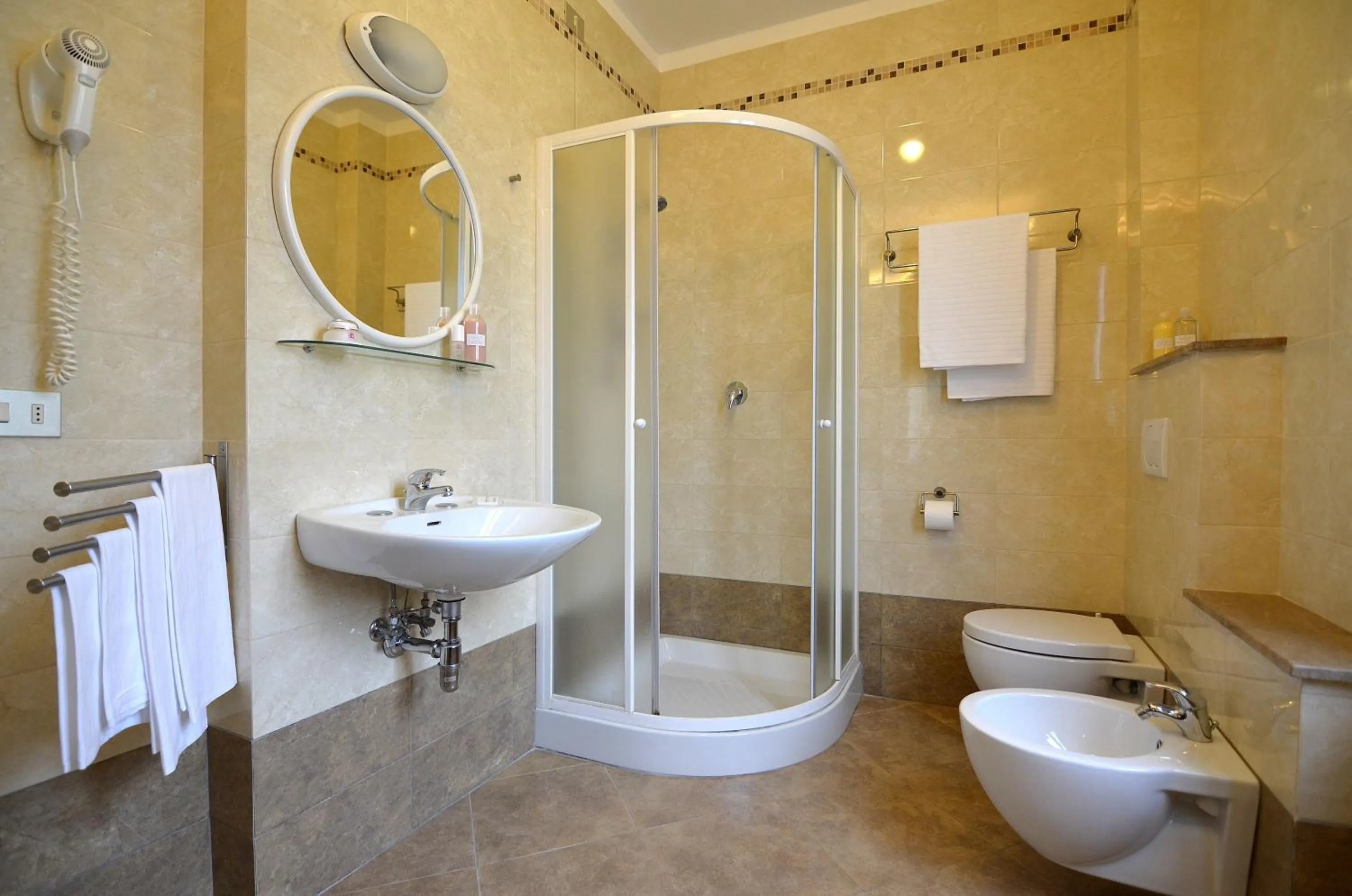 Shower in Hotel Del Buono Wellness & Medical Spa