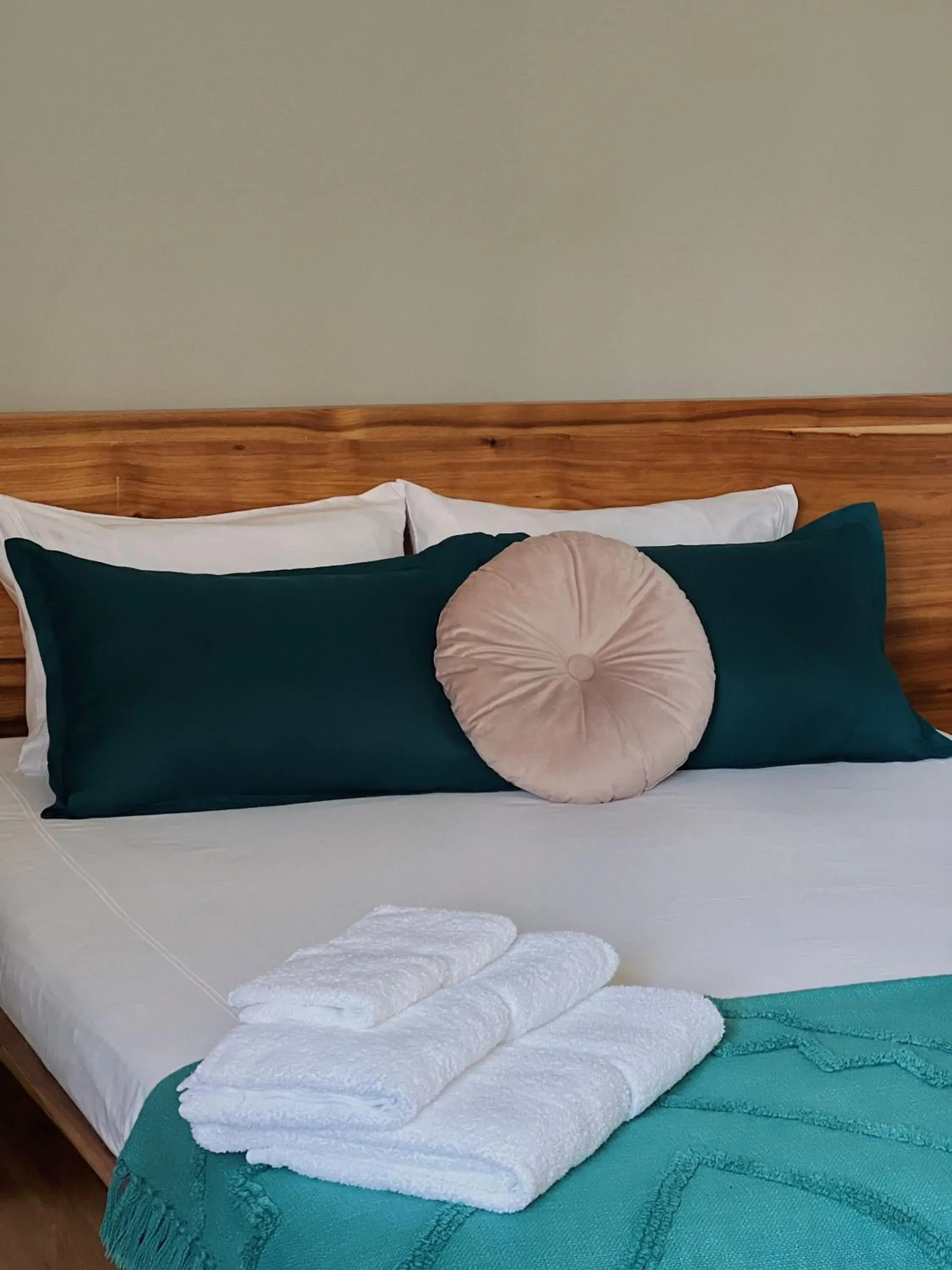 Queen Room in Luna House & Cowork Queen Room in Luna House & Cowork