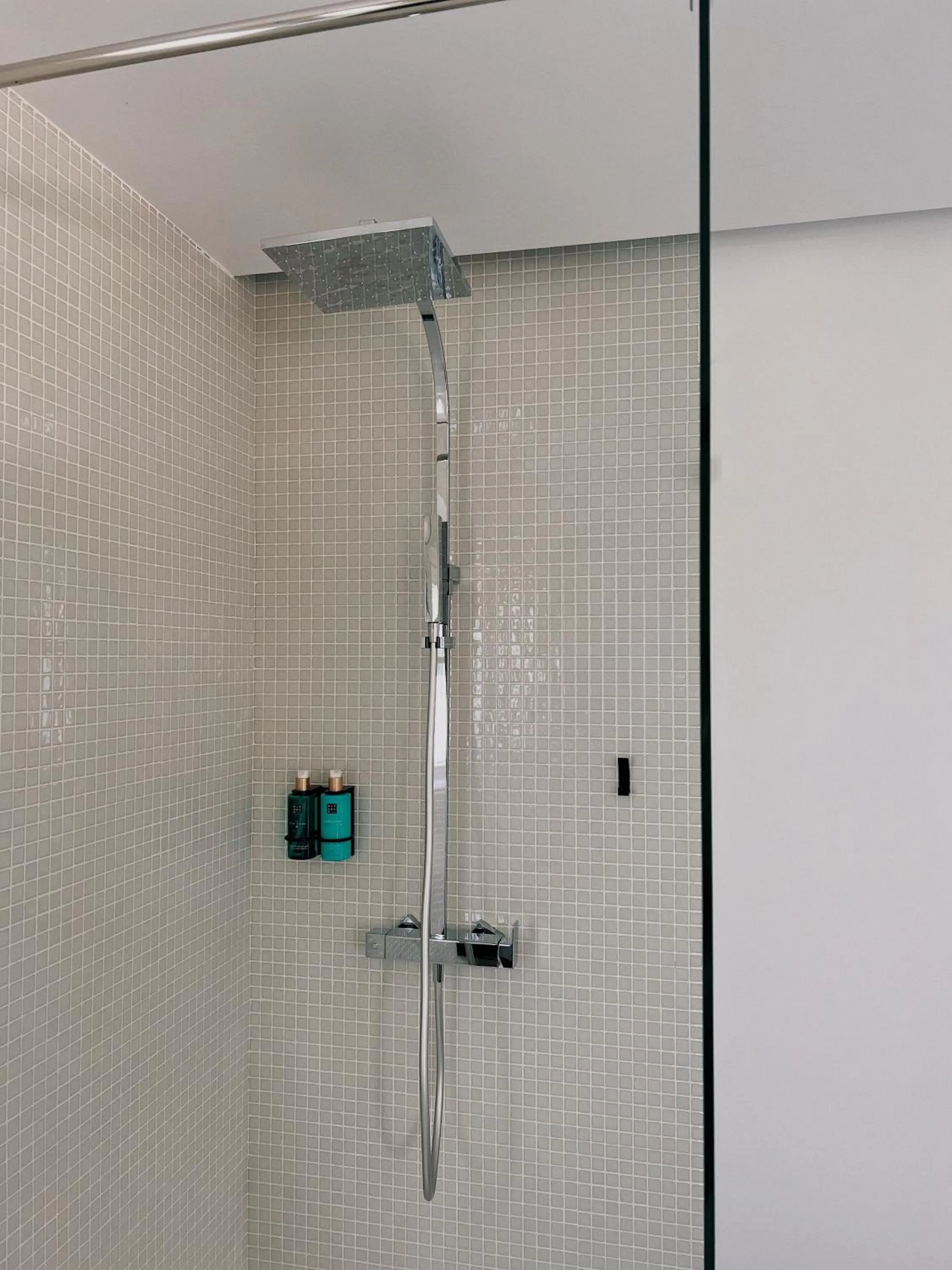 Shower in Luna House & Cowork