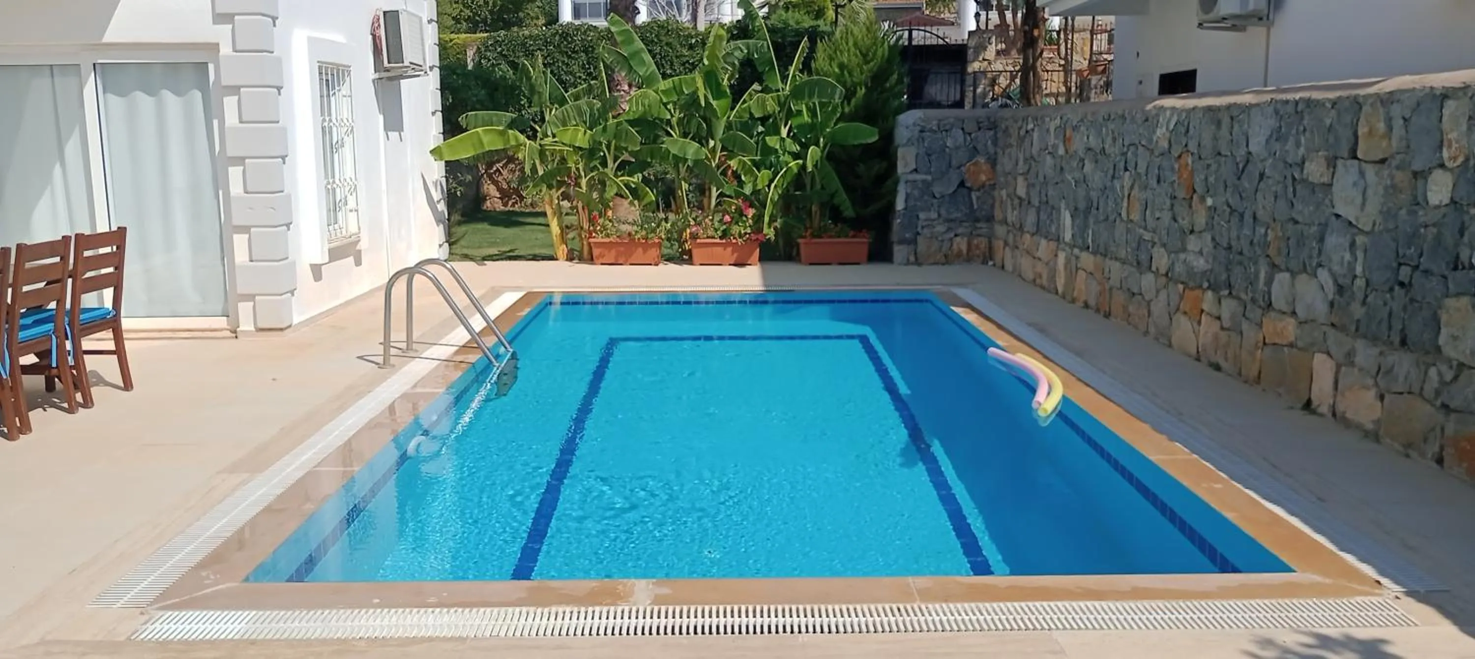 Day in VILLA PALM