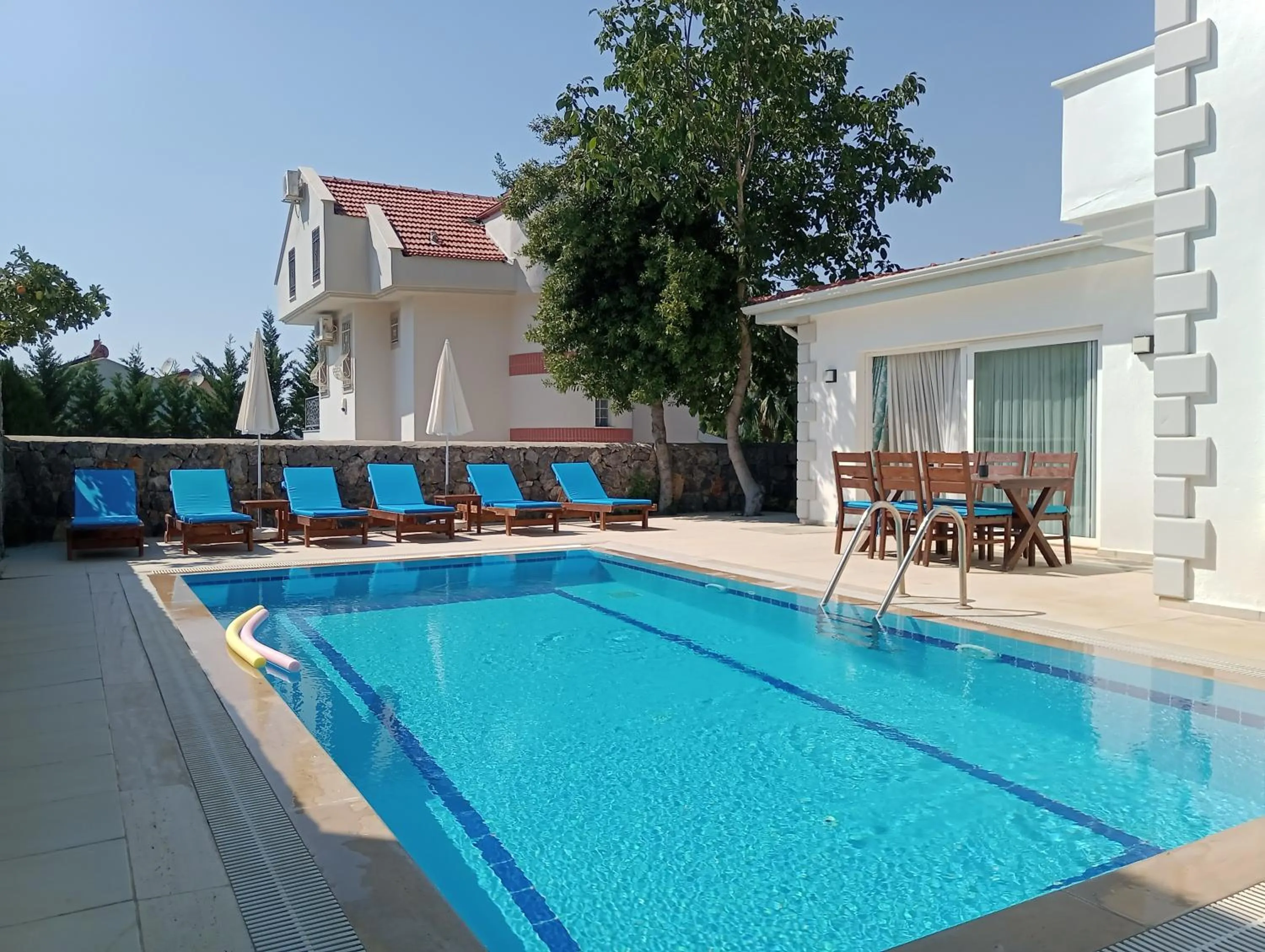 Property building in VILLA PALM