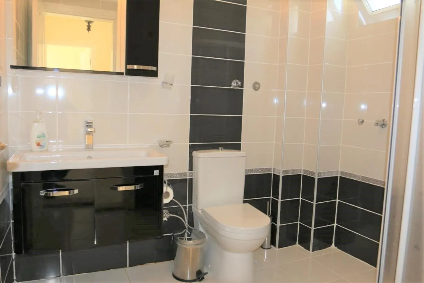 Shower in VILLA PALM