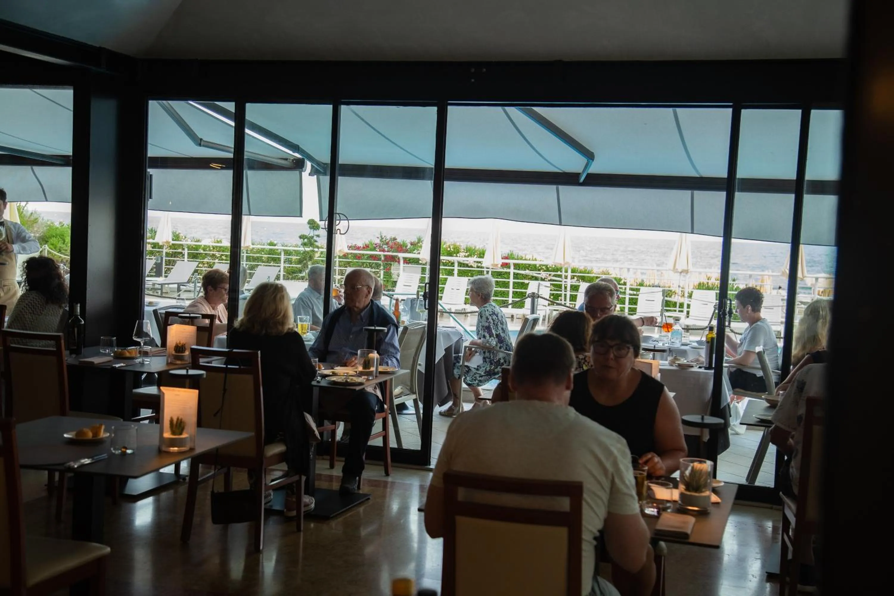 Restaurant/places to eat in Hotel Bristol