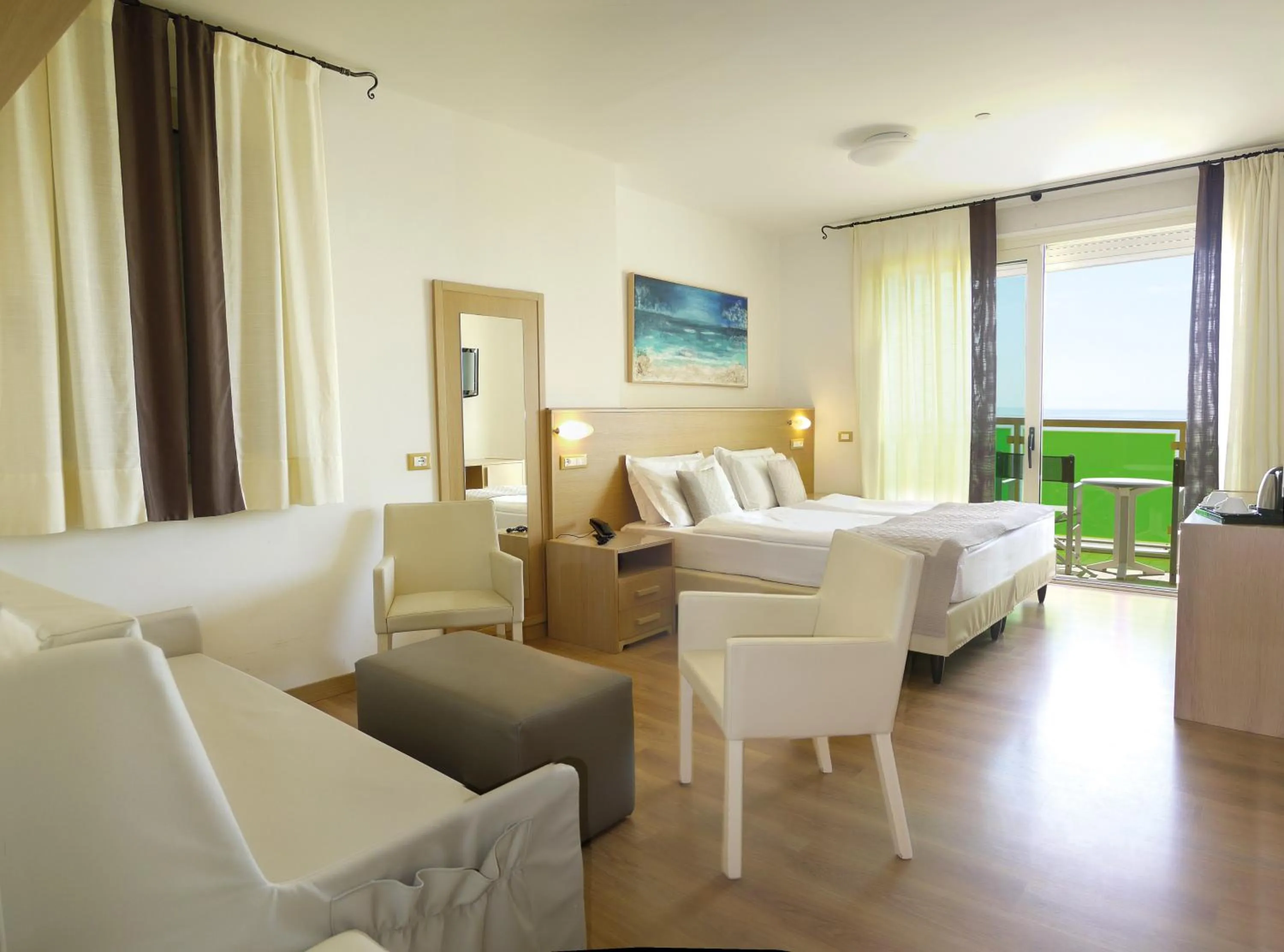 Superior Double Room with Frontal Sea View in Hotel Bristol