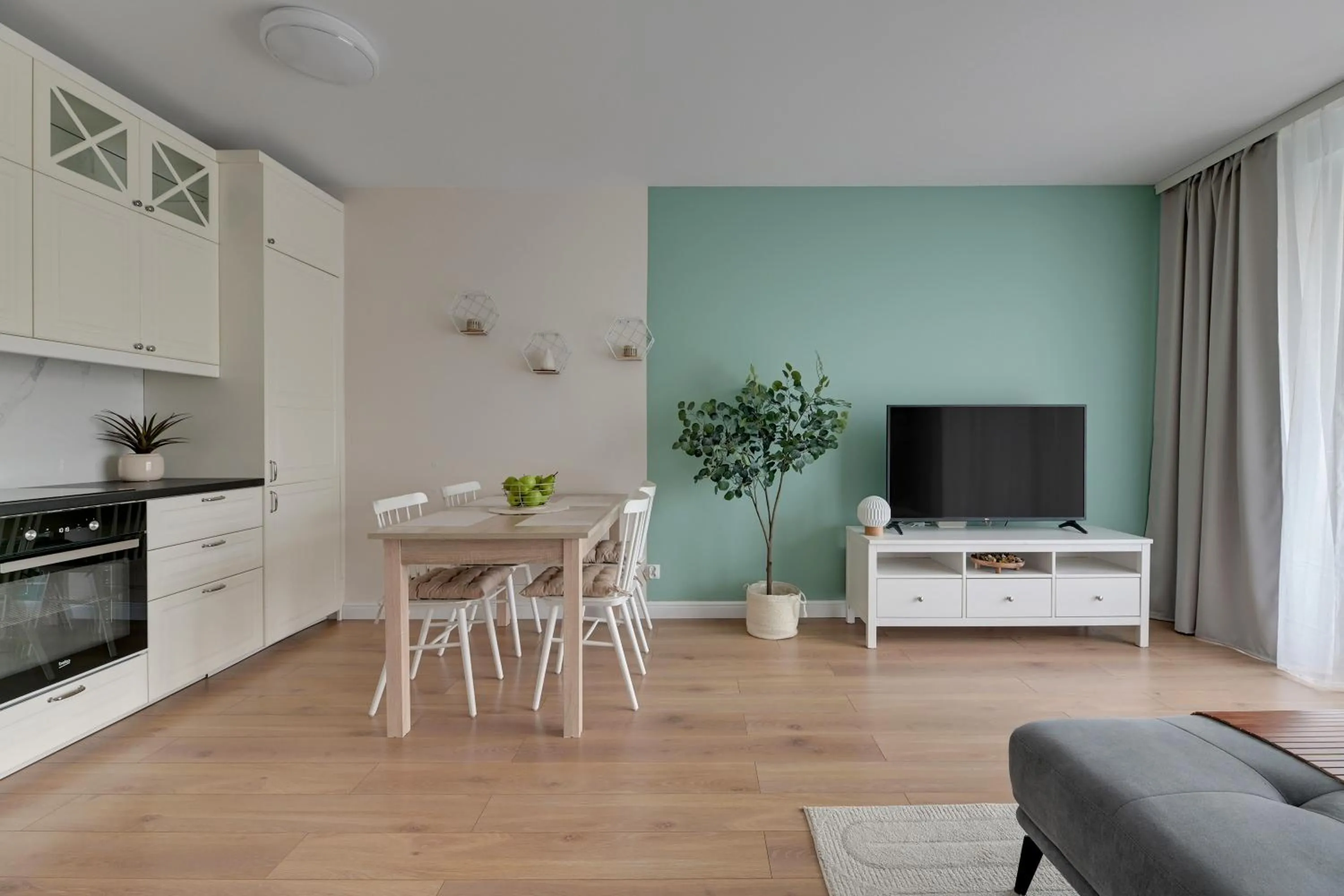TV and multimedia in Tarasy Bałtyku Seaside, Sauna, Gym & Free Parking by Downtown Apartments
