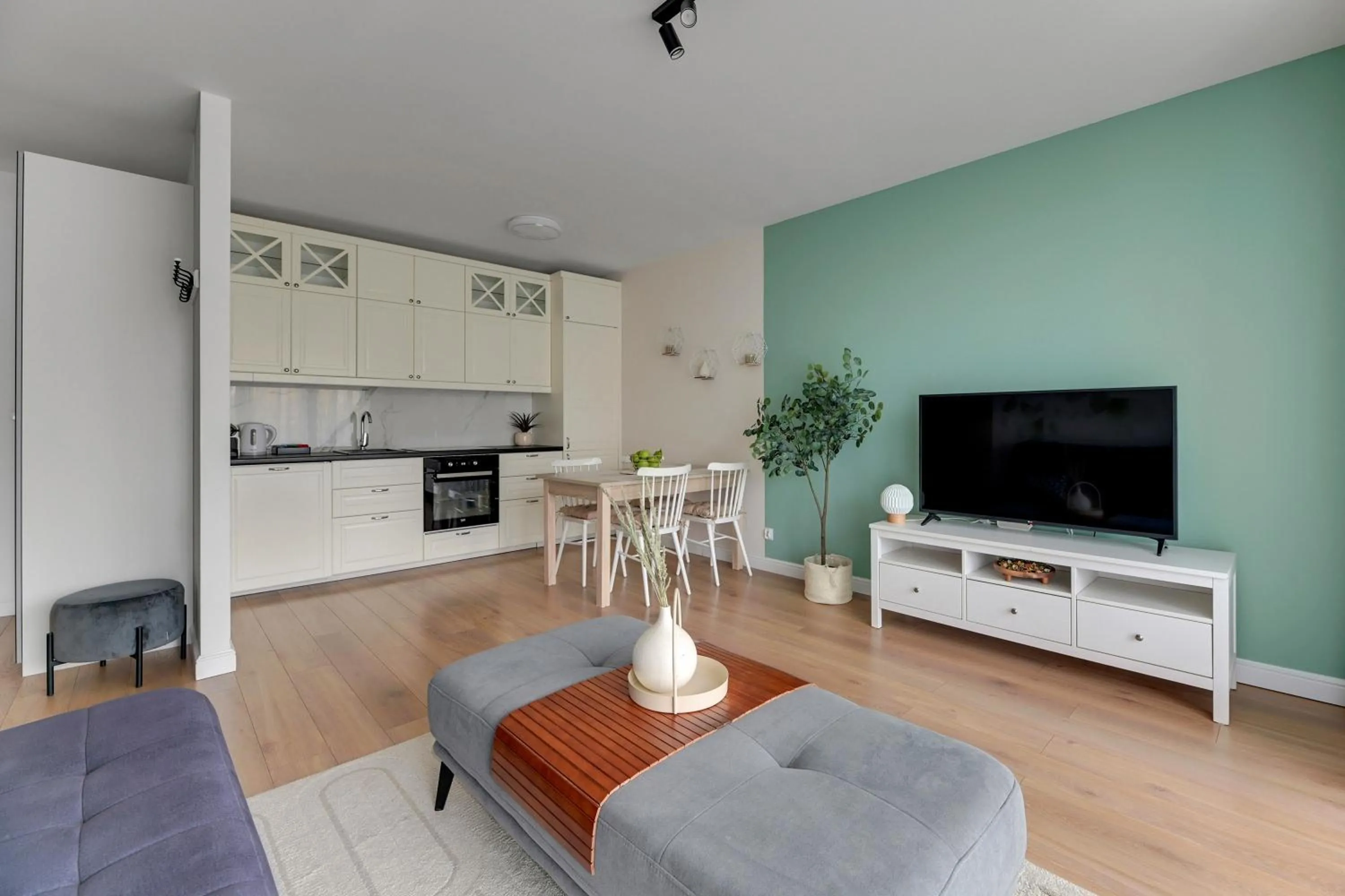 TV and multimedia in Tarasy Bałtyku Seaside, Sauna, Gym & Free Parking by Downtown Apartments