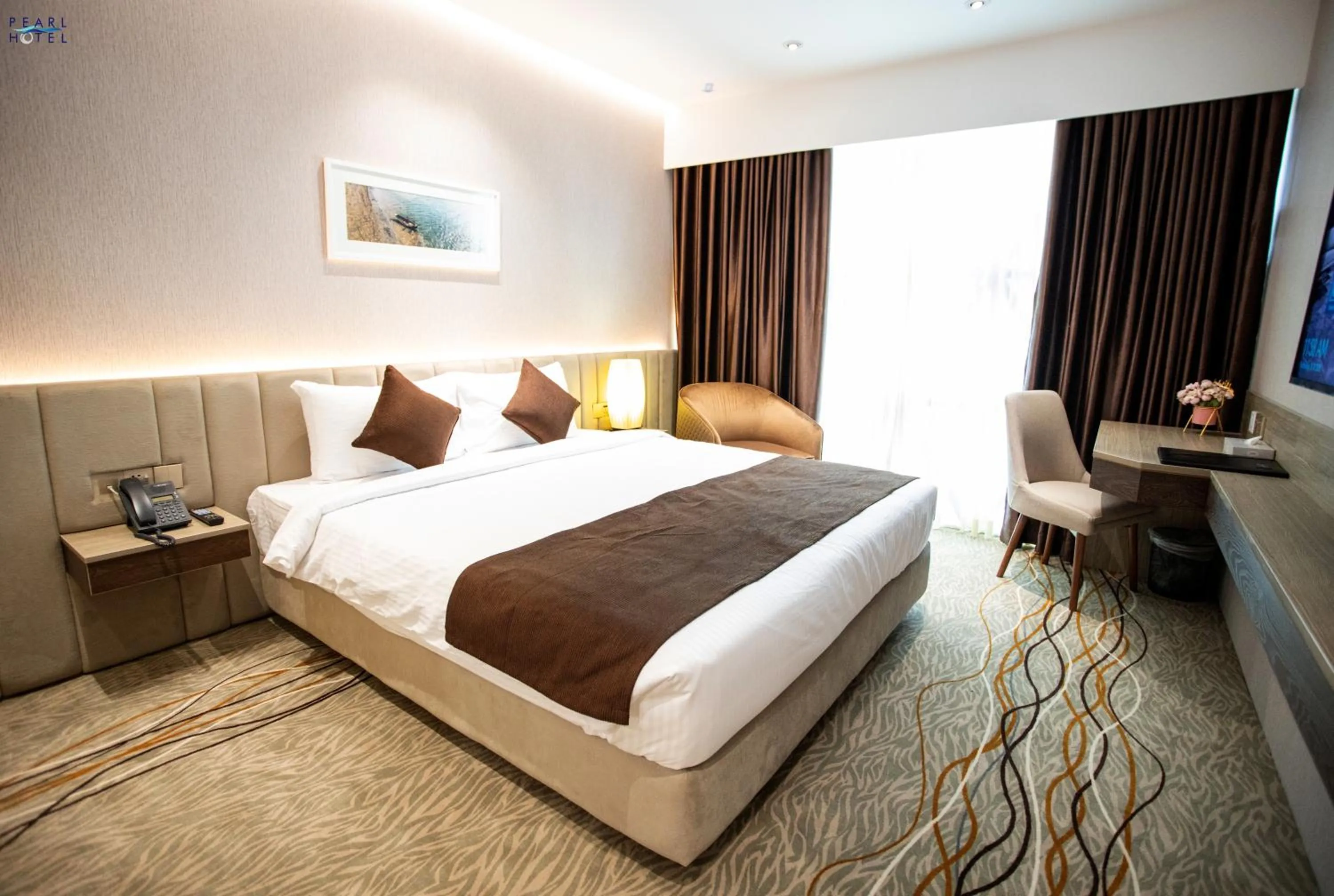 Bedroom, Bed in Pearl Hotel