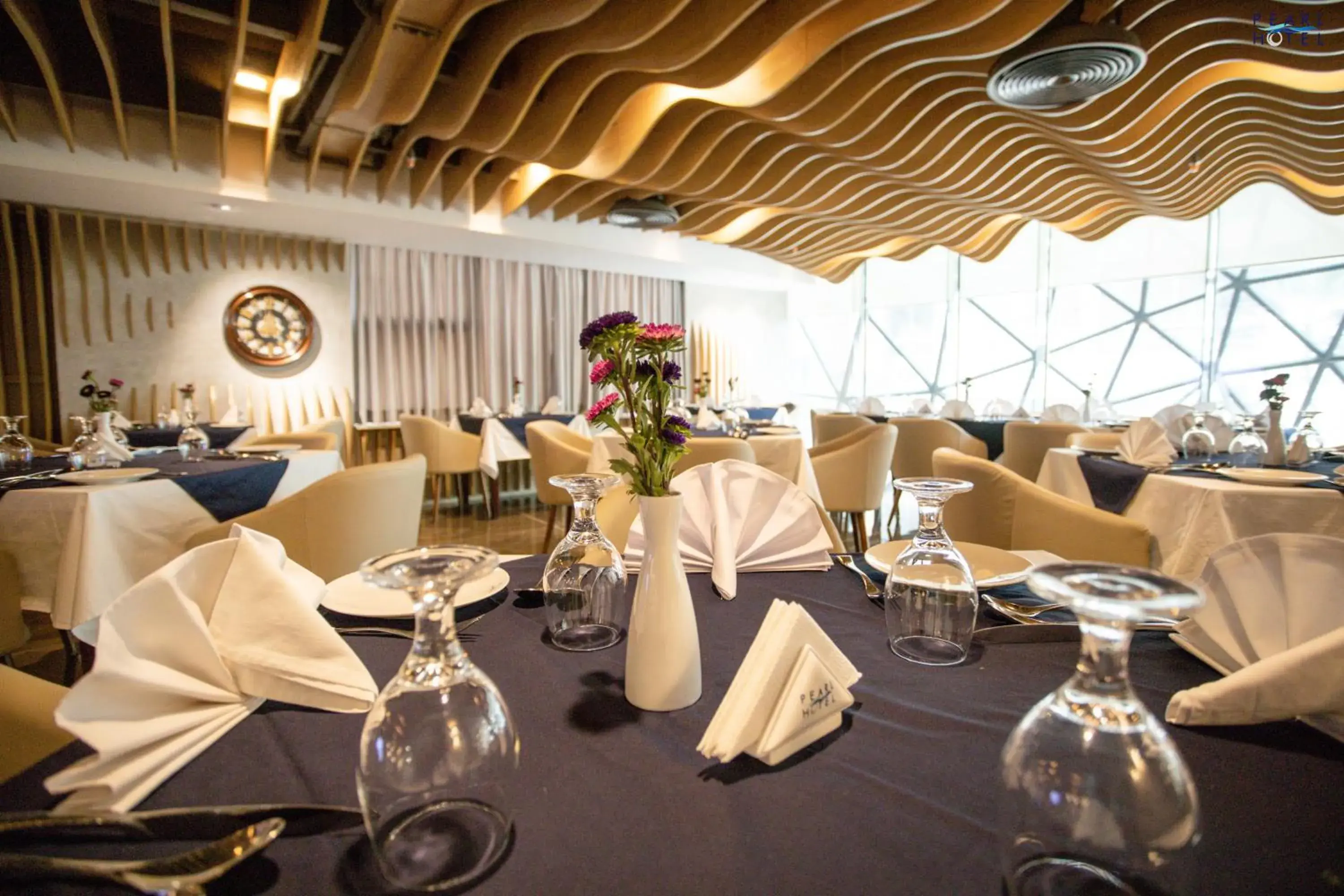 Restaurant/places to eat in Pearl Hotel Restaurant/places to eat in Pearl Hotel