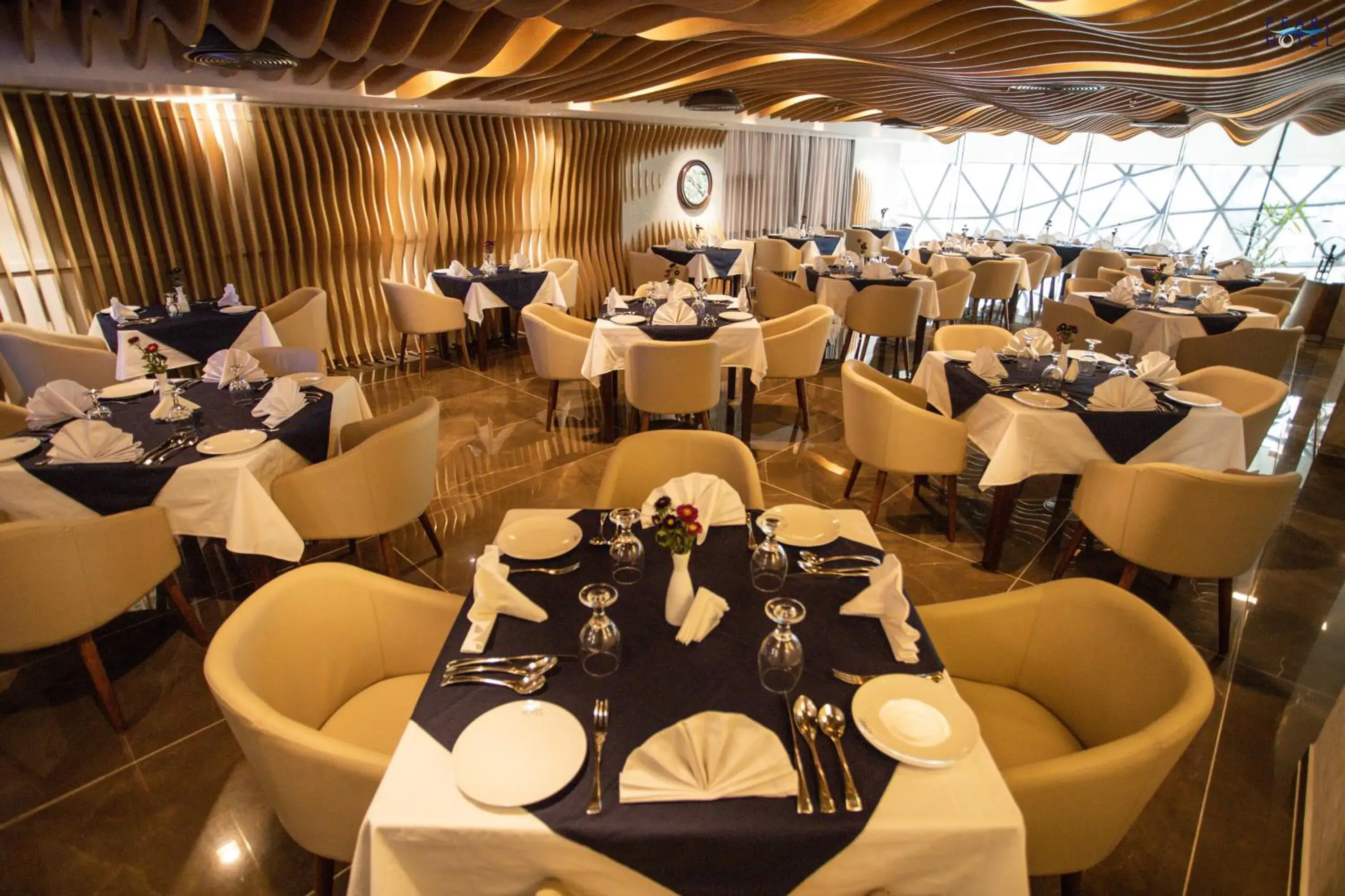 Restaurant/places to eat in Pearl Hotel Restaurant/places to eat in Pearl Hotel