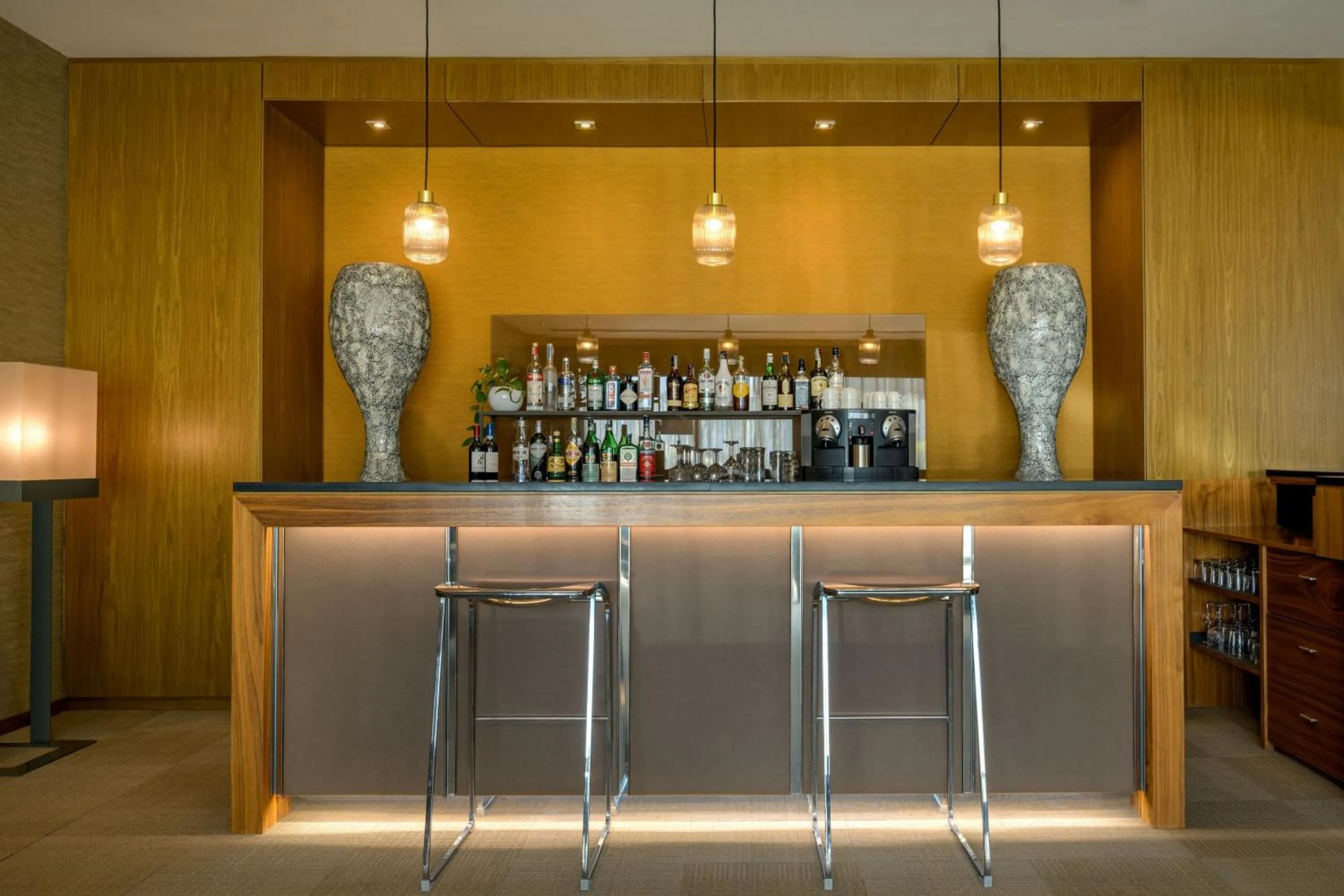 Lounge or bar in AC Hotel Vicenza by Marriott