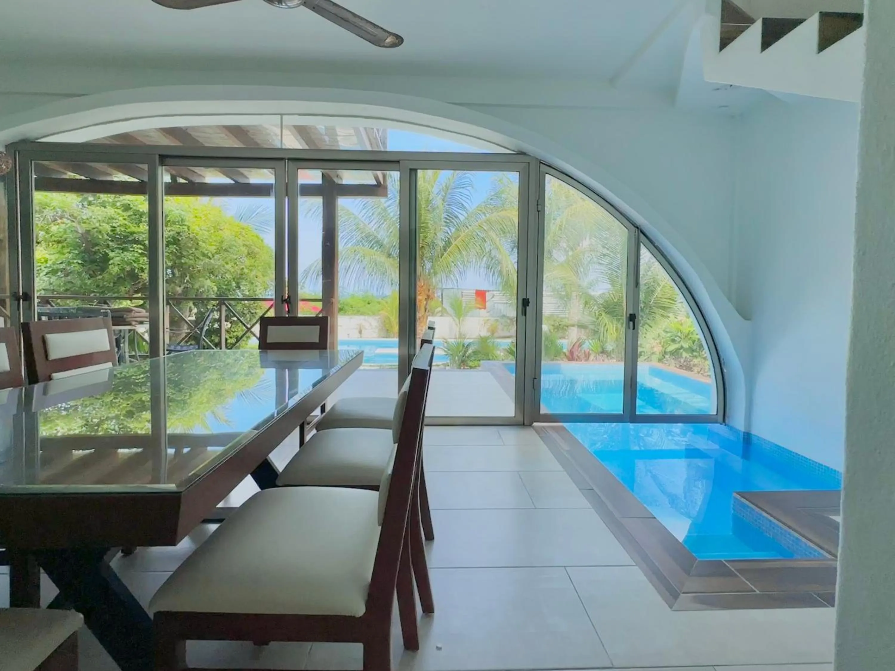 Dining area in Villas Amanecer by Andiani Travel