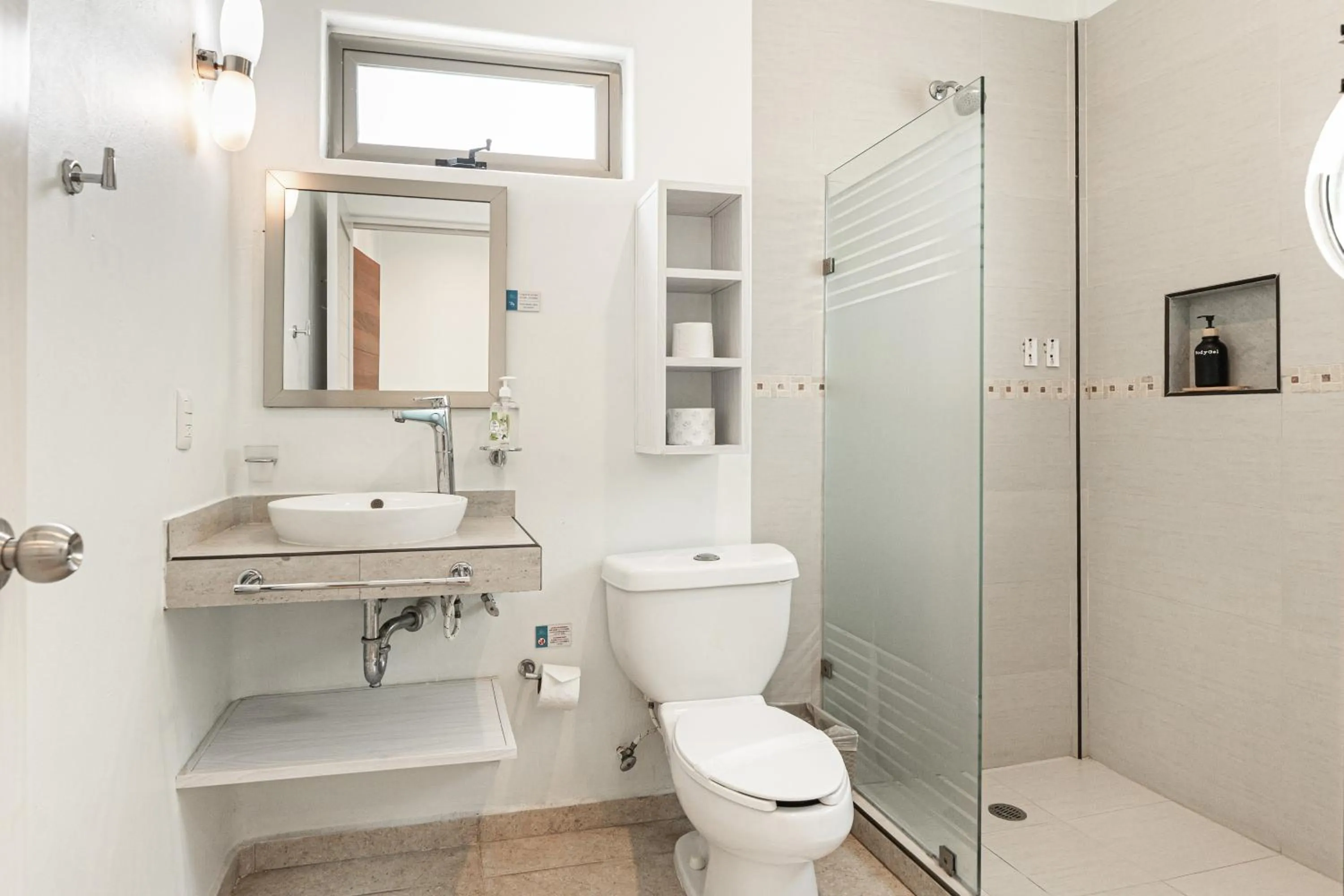 Shower in Villas Amanecer by Andiani Travel