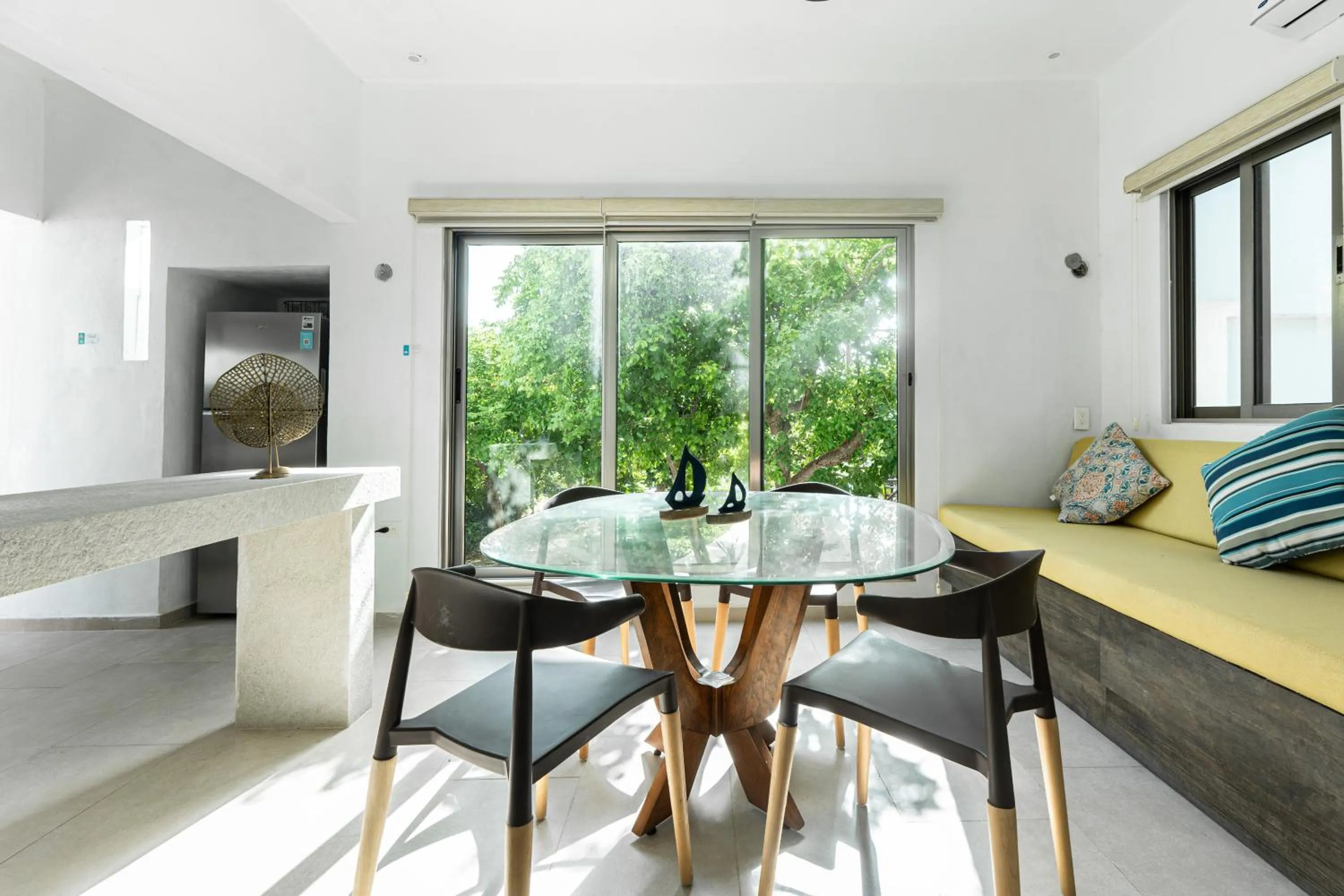 Living room in Villas Amanecer by Andiani Travel