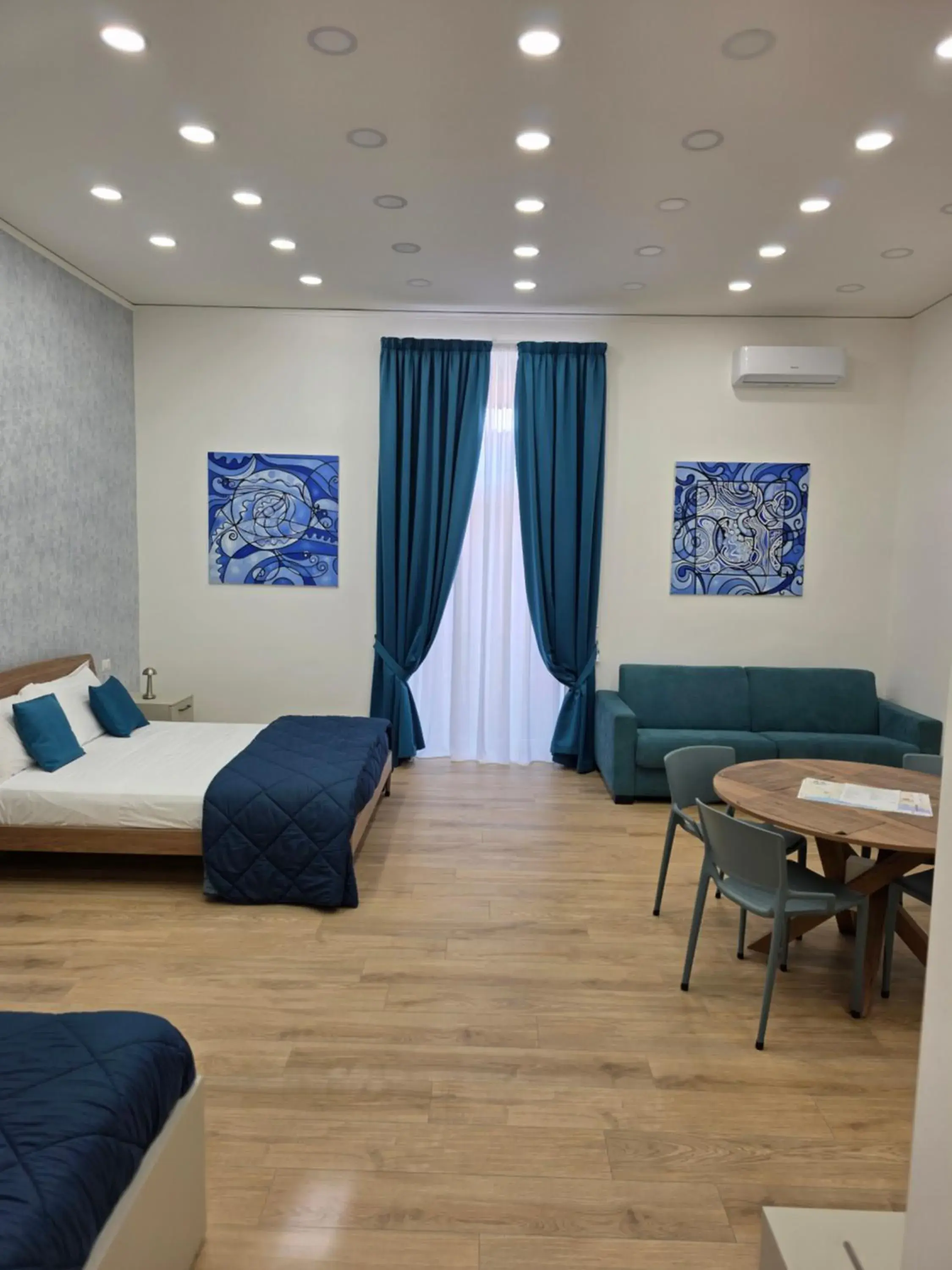 Family Suite with Balcony in Toto e Peppino Luxury Rooms Family Suite with Balcony in Toto e Peppino Luxury Rooms