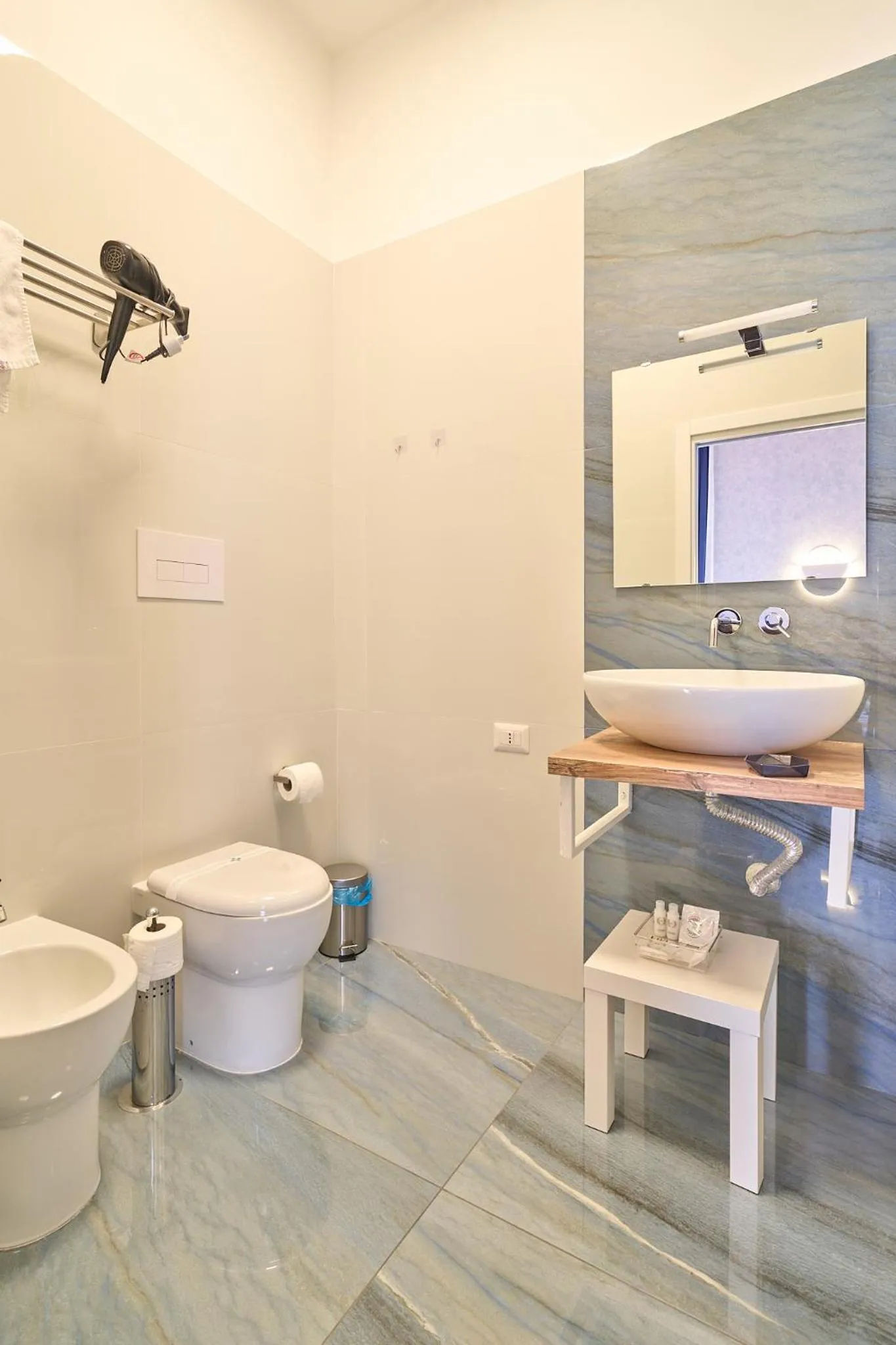 Toilet in Toto e Peppino Luxury Rooms