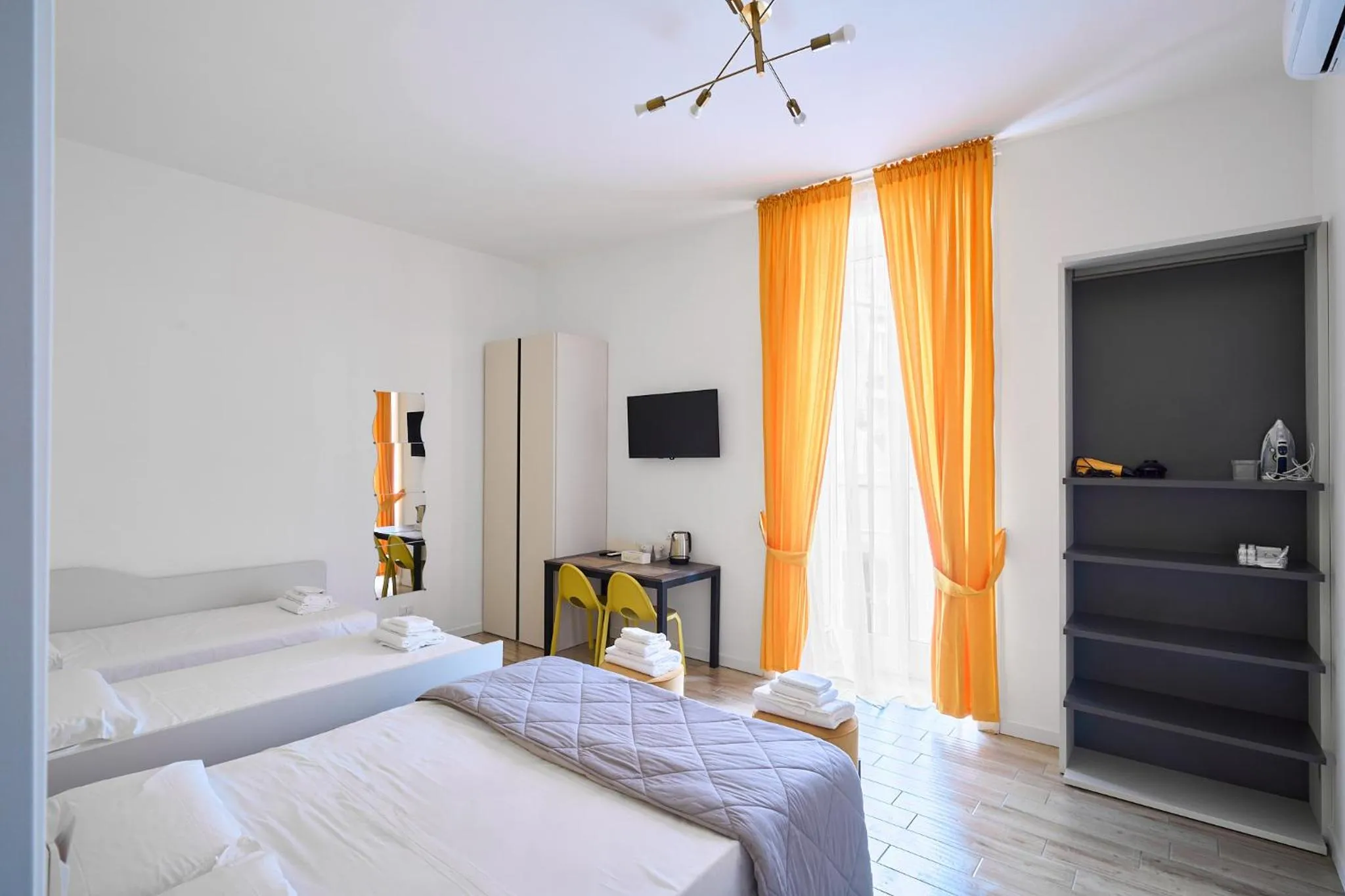 Balcony/Terrace, Bed in Toto e Peppino Luxury Rooms