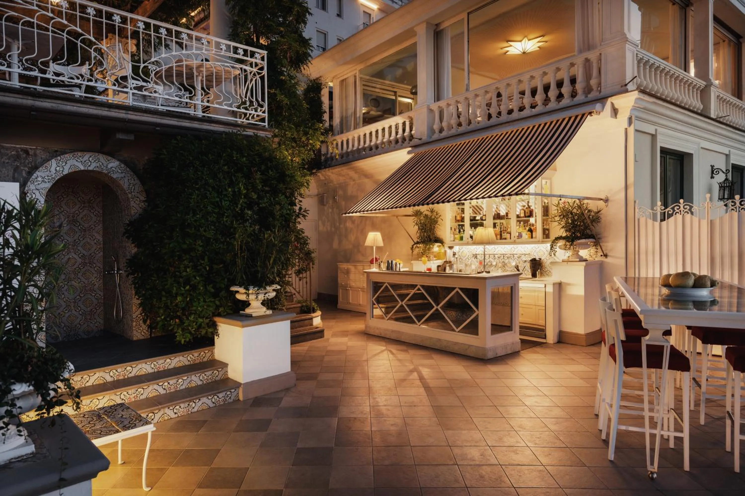 Lounge or bar in Bellevue Syrene