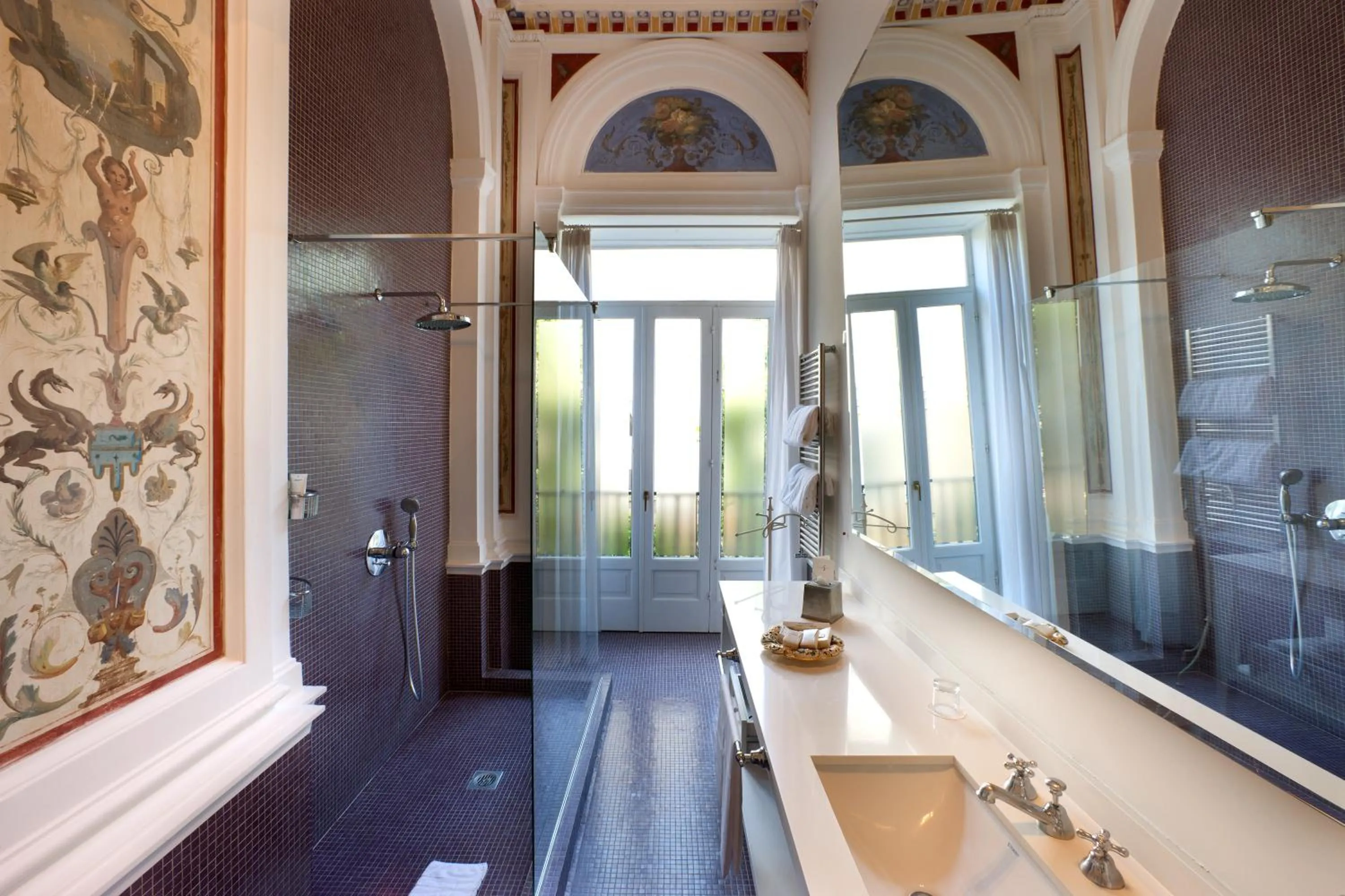 Bathroom in Bellevue Syrene