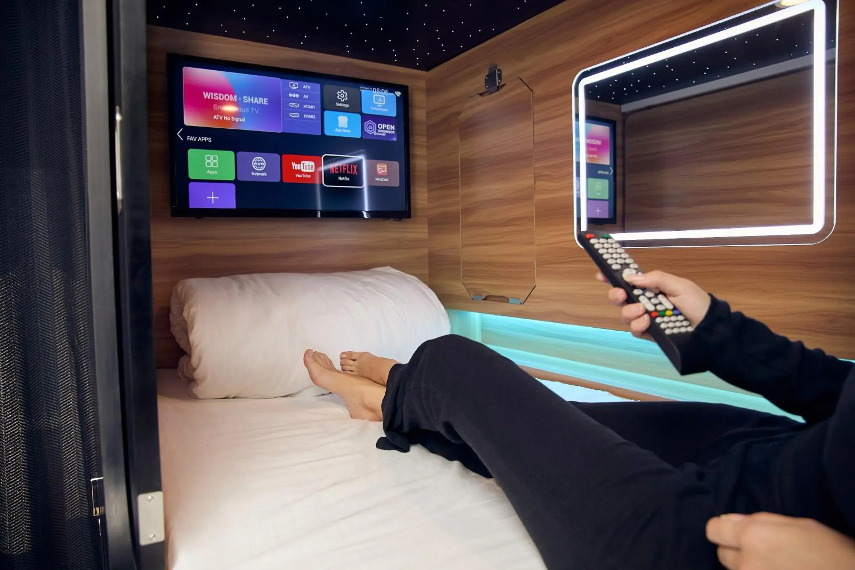 Single Bed in Mixed Dormitory Room in Pod Hotel Single Bed in Mixed Dormitory Room in Pod Hotel