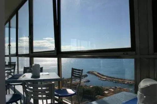 Restaurant/places to eat in Hotel Admeto Restaurant/places to eat in Hotel Admeto