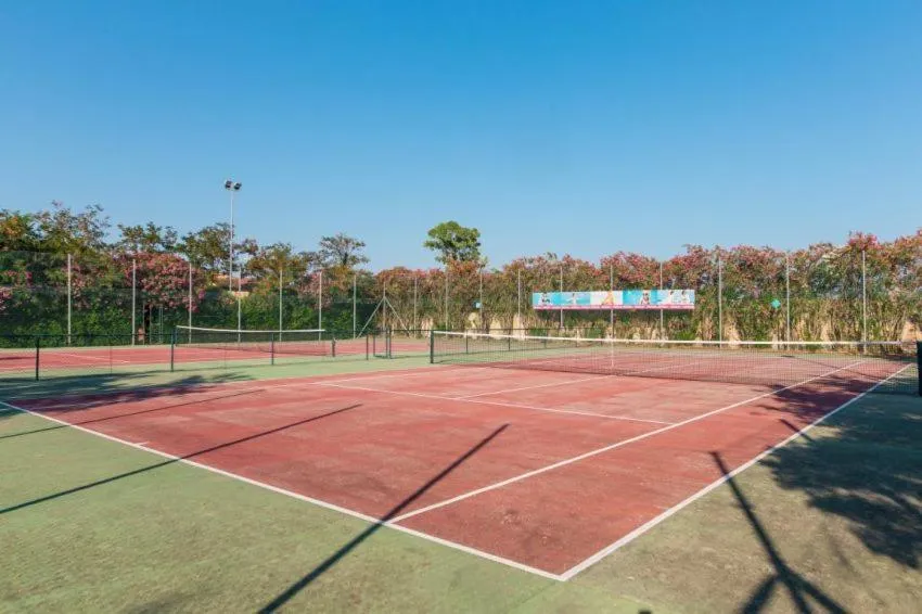 Tennis court in Paradise Beach Resort Selinunte