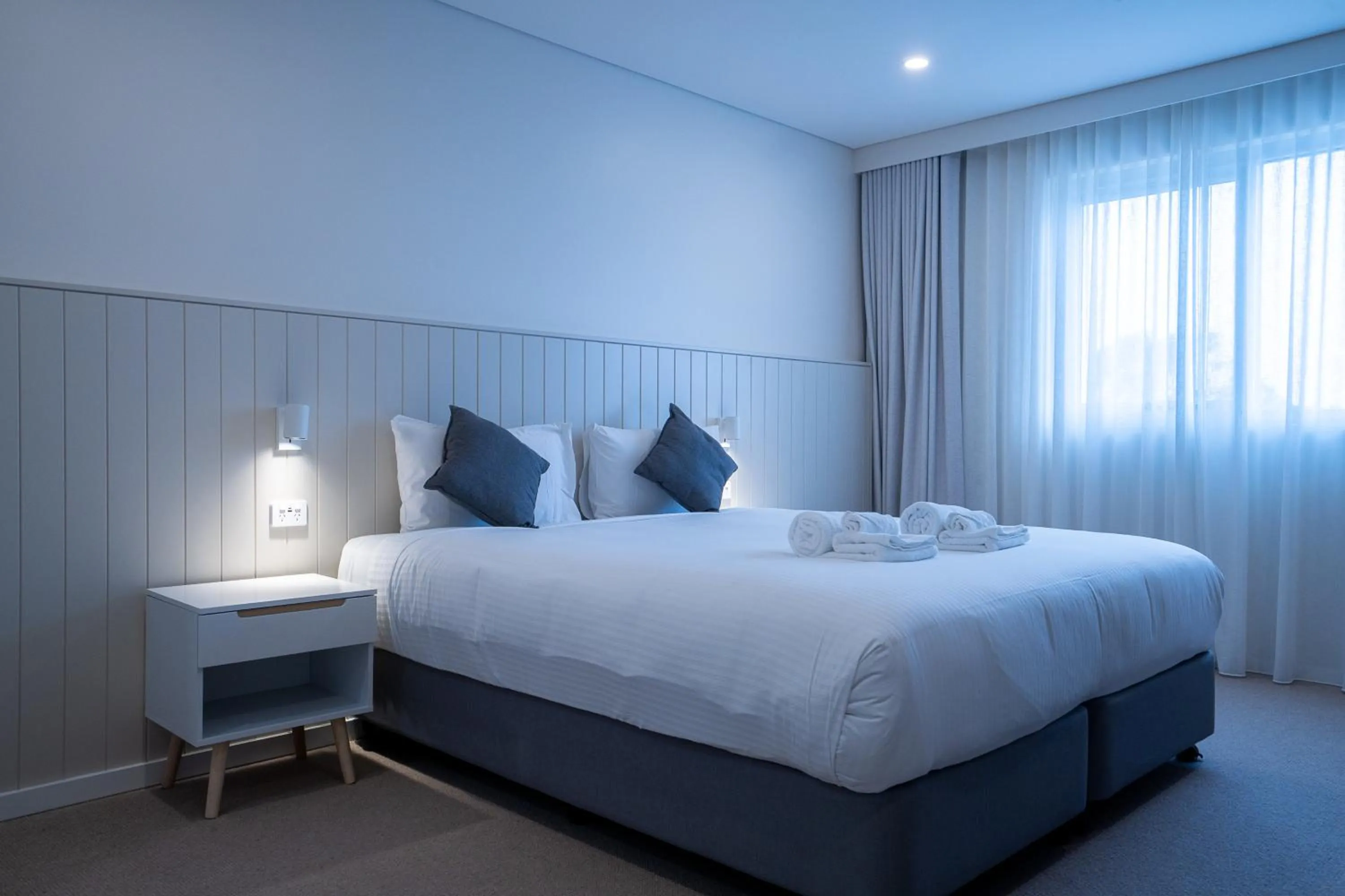 Bed in Belmont Hotel Lake Macquarie