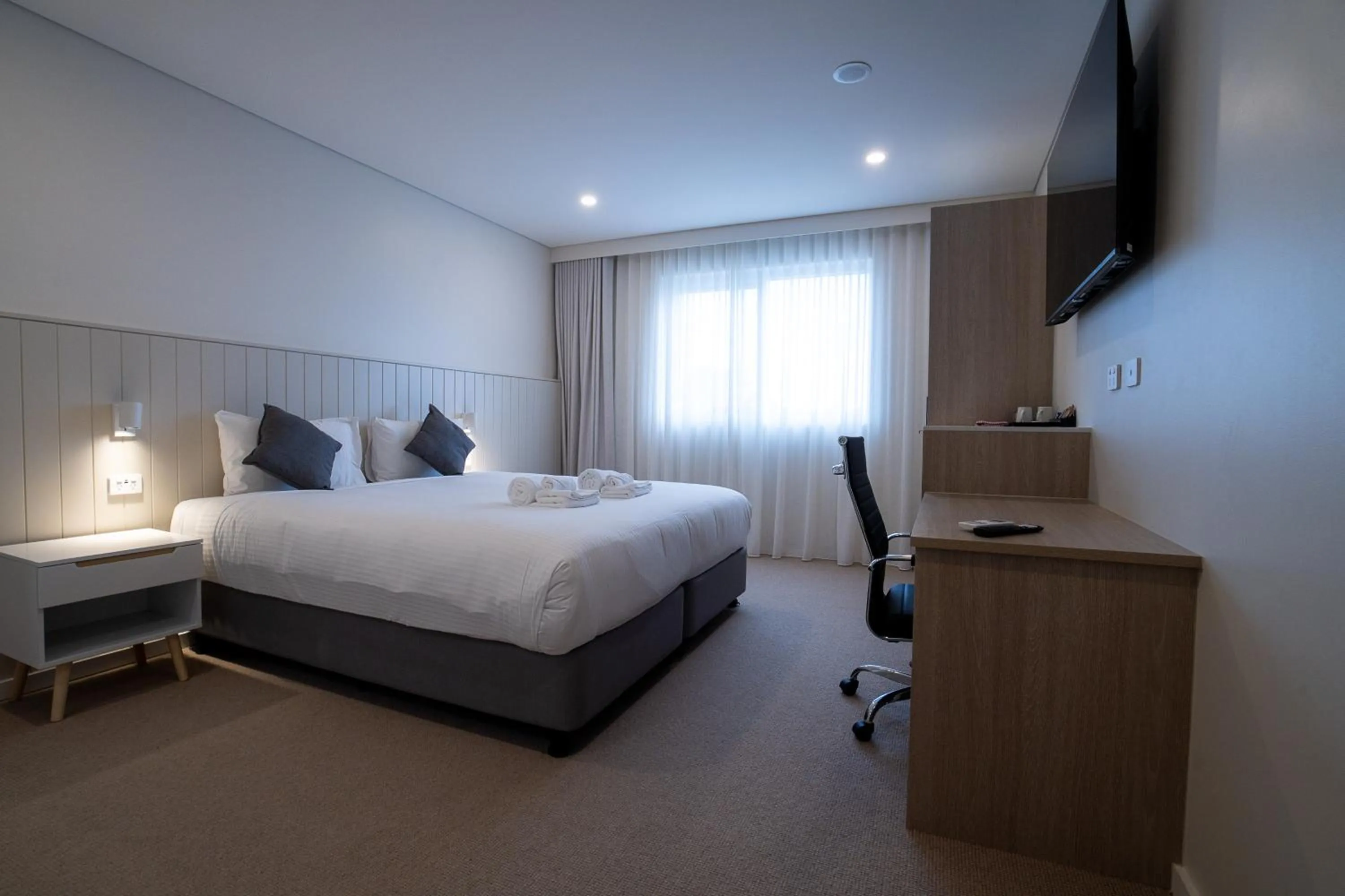 Bed in Belmont Hotel Lake Macquarie