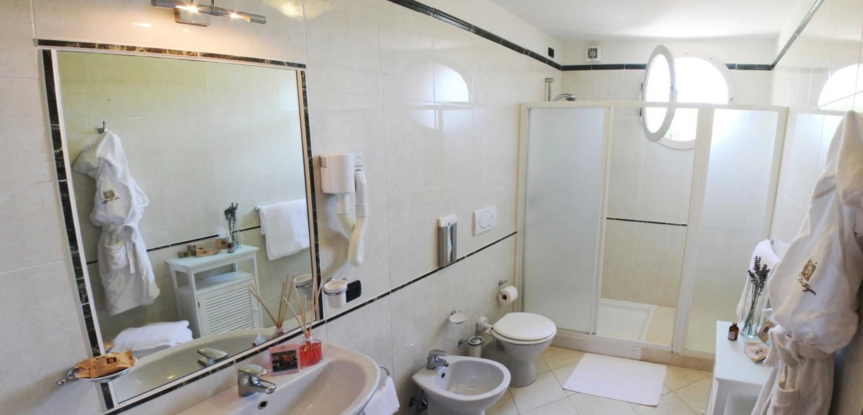 Bathroom in Hotel La Pigna