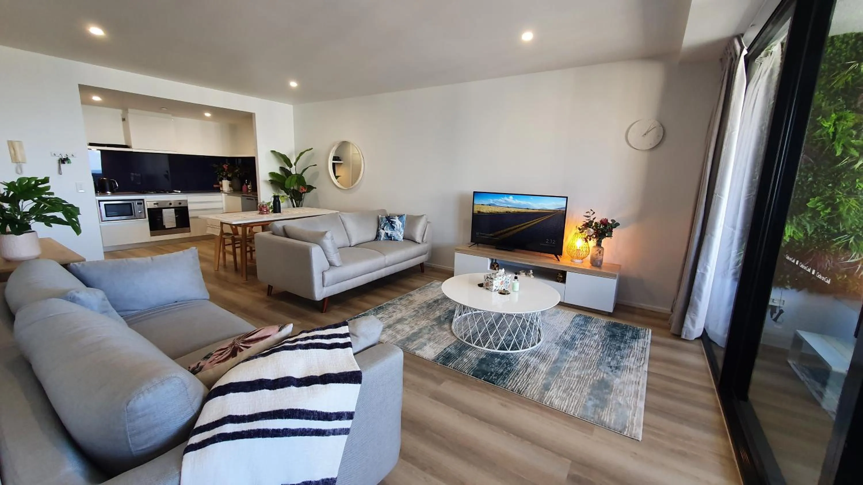 OceanView Oasis 2BR Apt - 5Mins to Beach - Family Resort