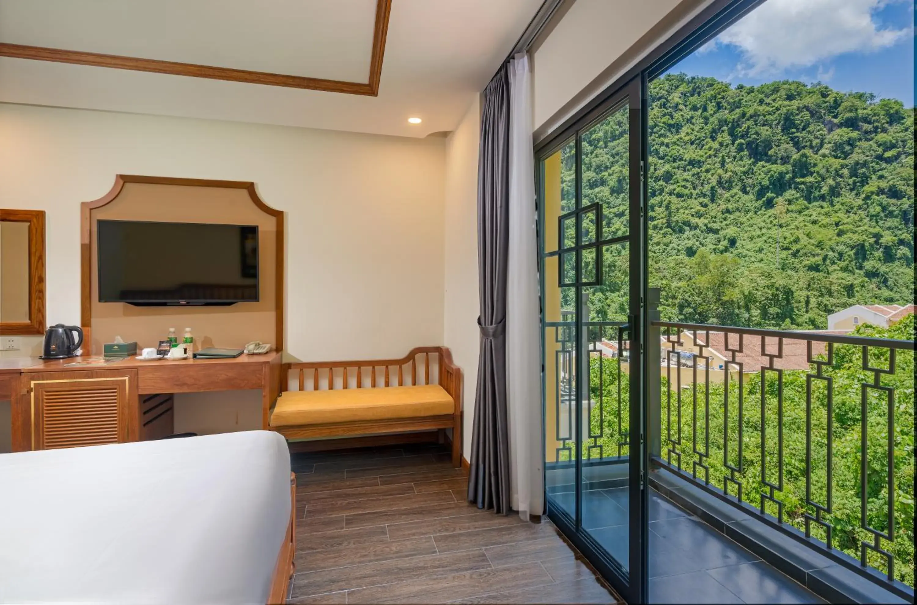 Mountain view in Fivitel Cổng Trời Đông Giang - Fivitel Đông Giang Heaven's Gate Mountain view in Fivitel Cổng Trời Đông Giang - Fivitel Đông Giang Heaven's Gate