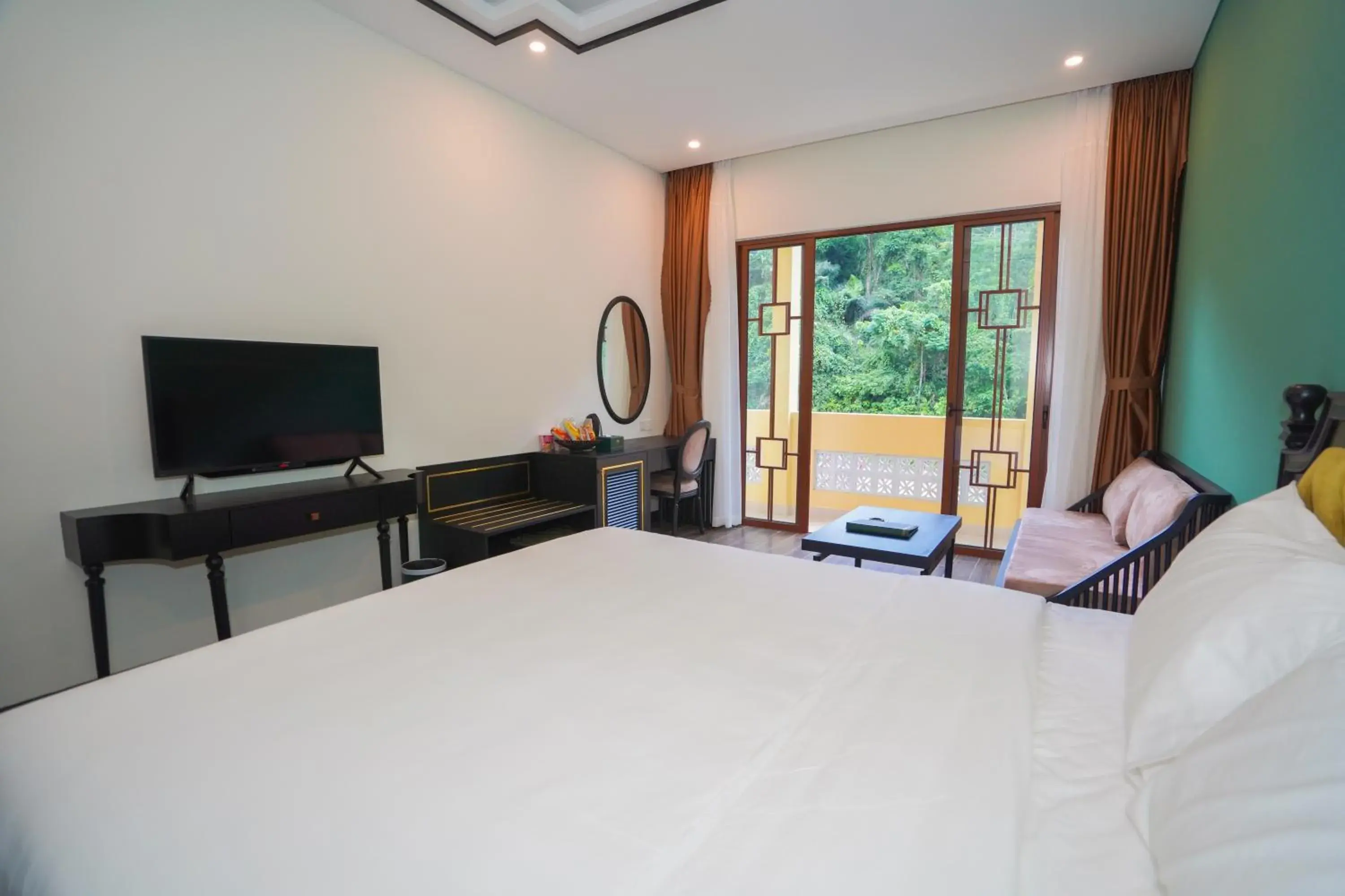 hair dresser, Bed in Fivitel Cổng Trời Đông Giang - Fivitel Đông Giang Heaven's Gate hair dresser, Bed in Fivitel Cổng Trời Đông Giang - Fivitel Đông Giang Heaven's Gate