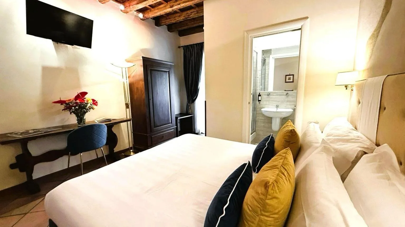 TV and multimedia, Bed in Le Clarisse Trastevere