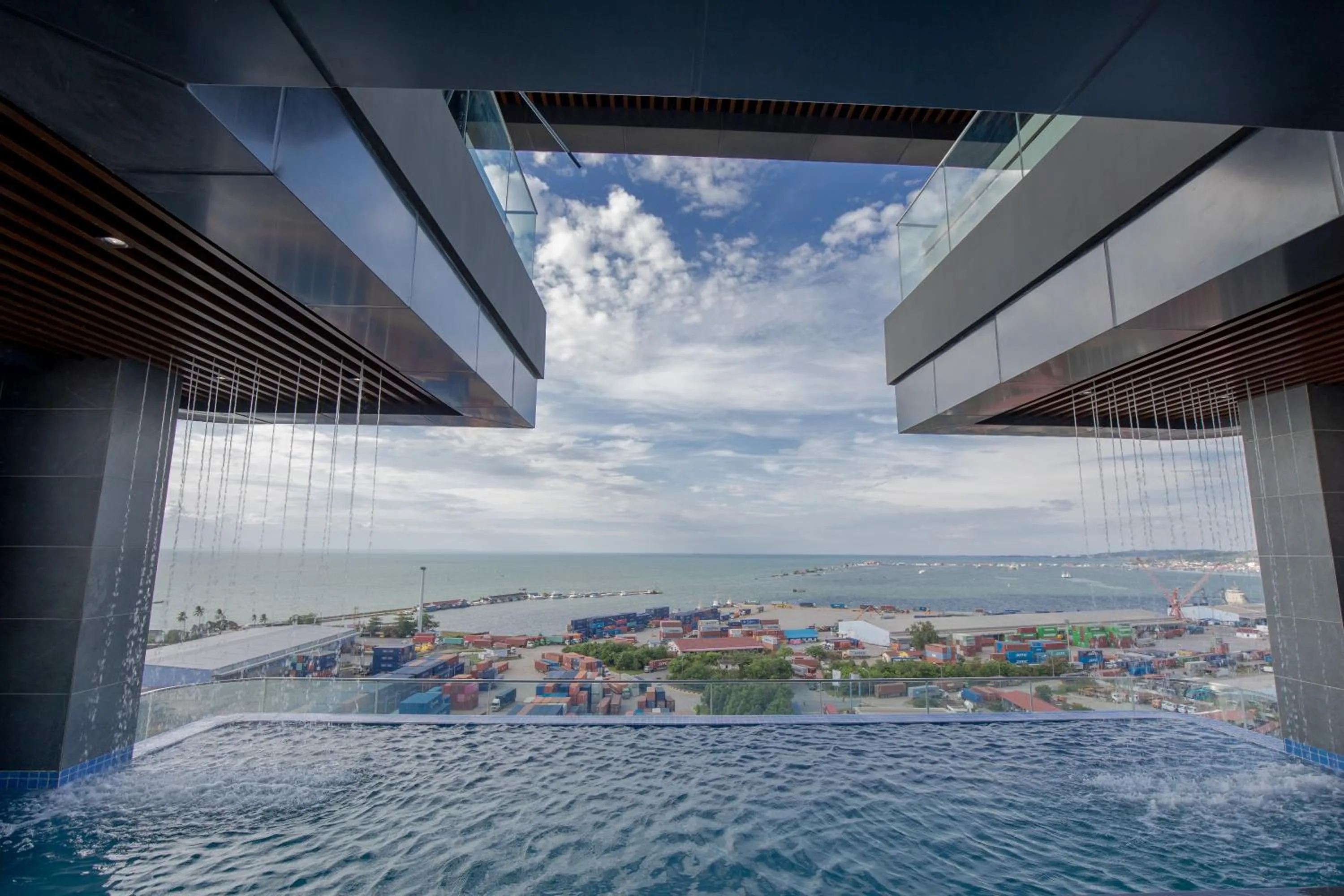 Swimming pool in Seascape Palace Hotel