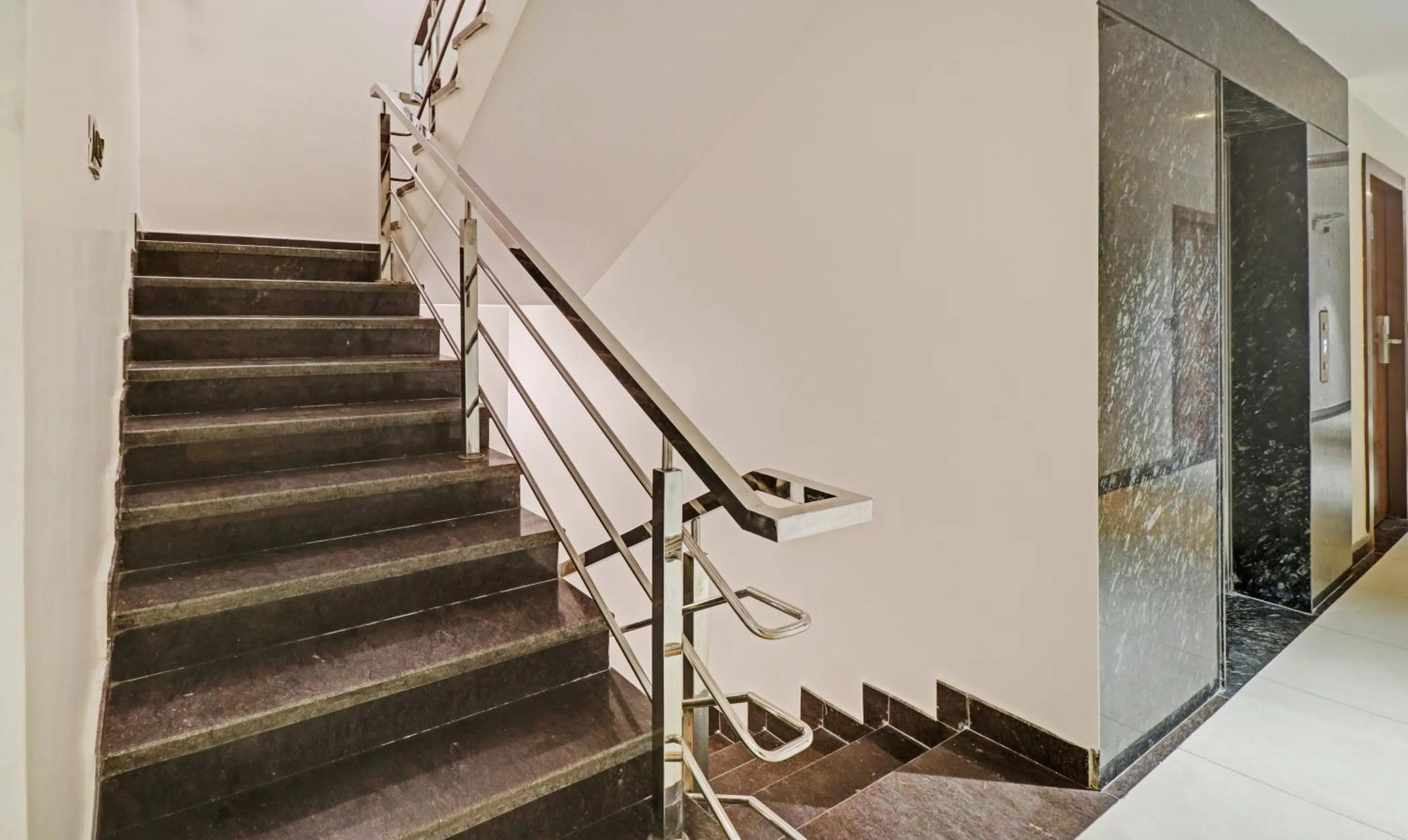 Lobby or reception in Treebo Emora Grand