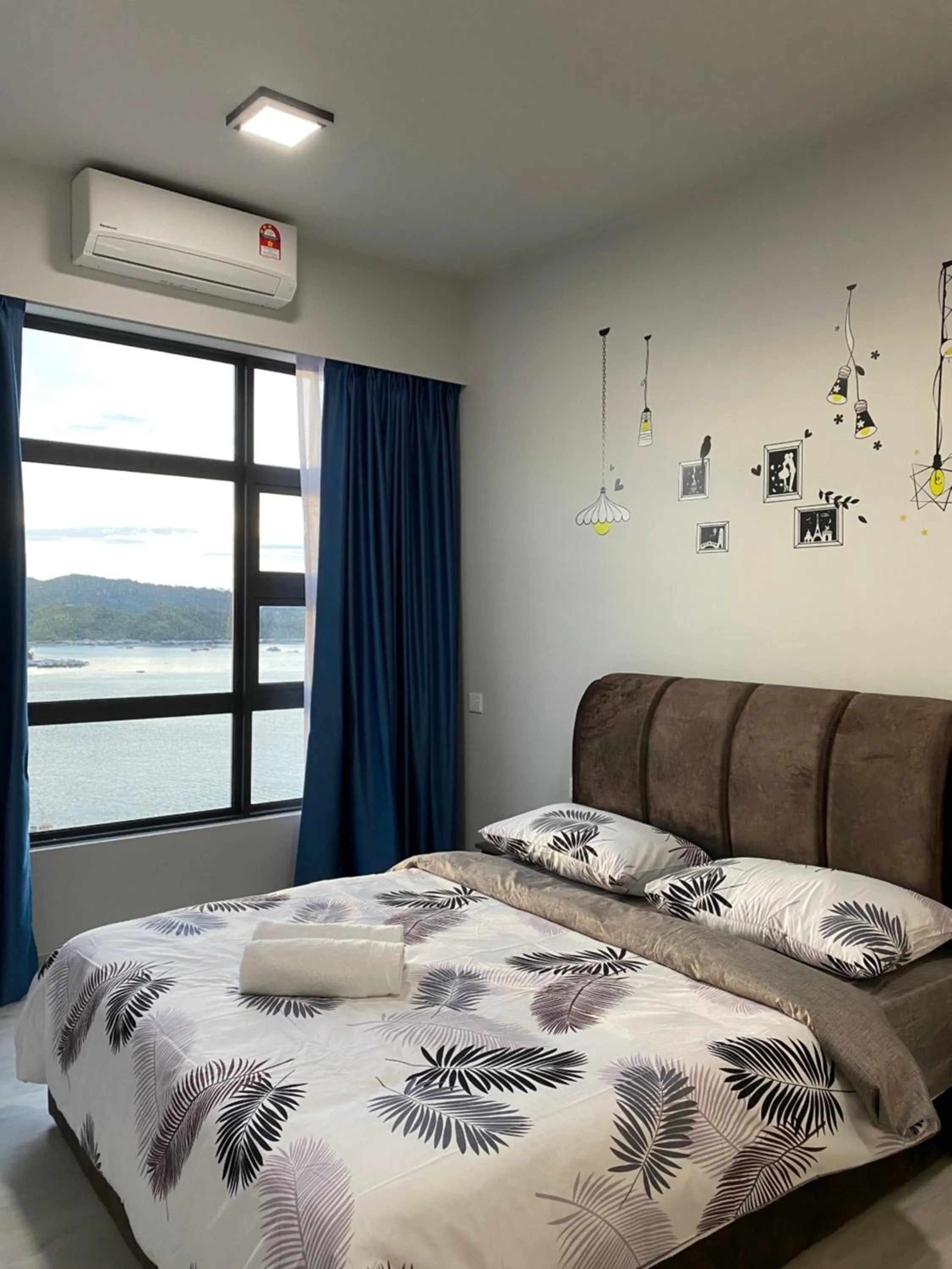 Bedroom, Bed in Alawa @ Jesselton Quay Kota Kinabalu