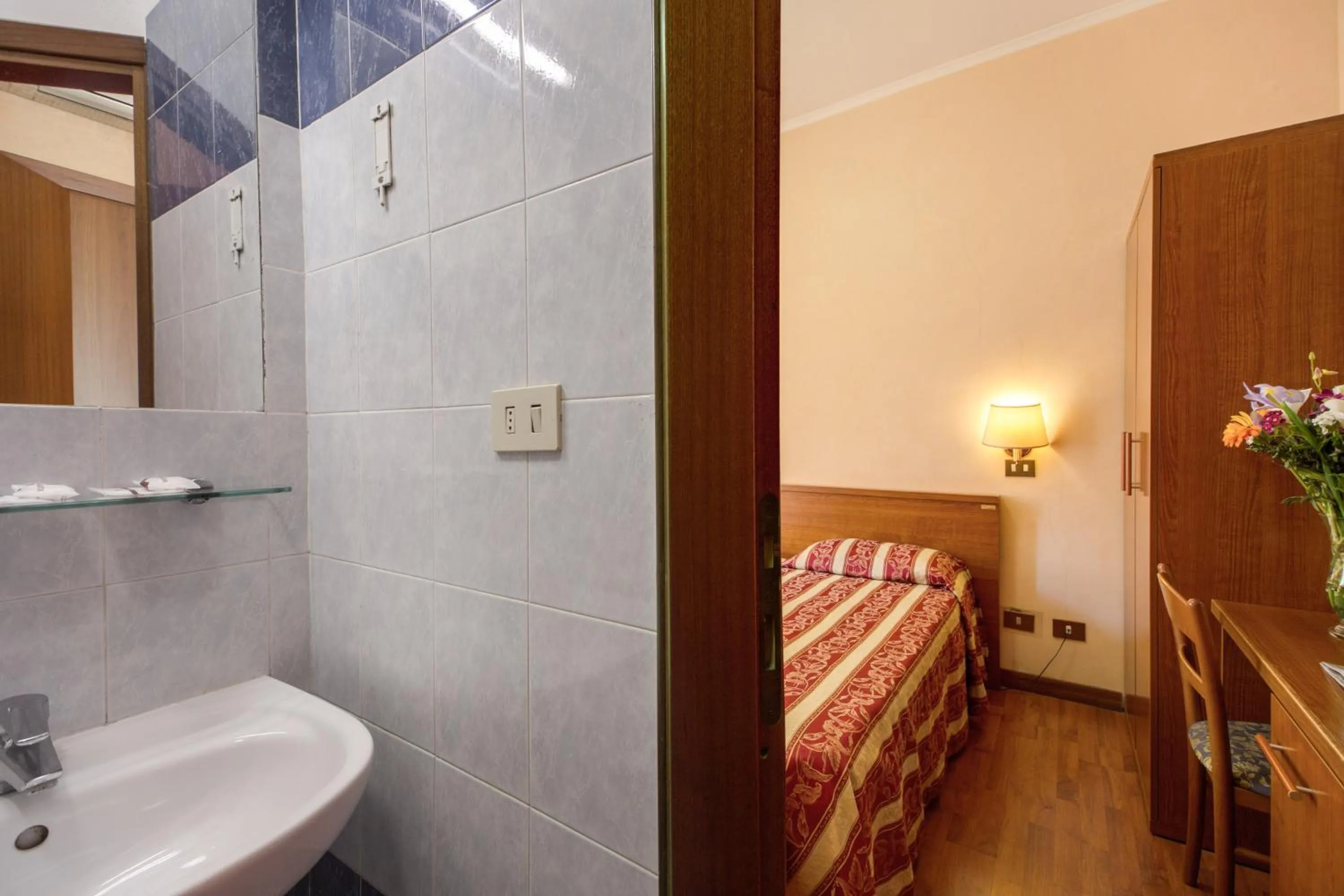 Toilet, Bed in Buonarroti Home