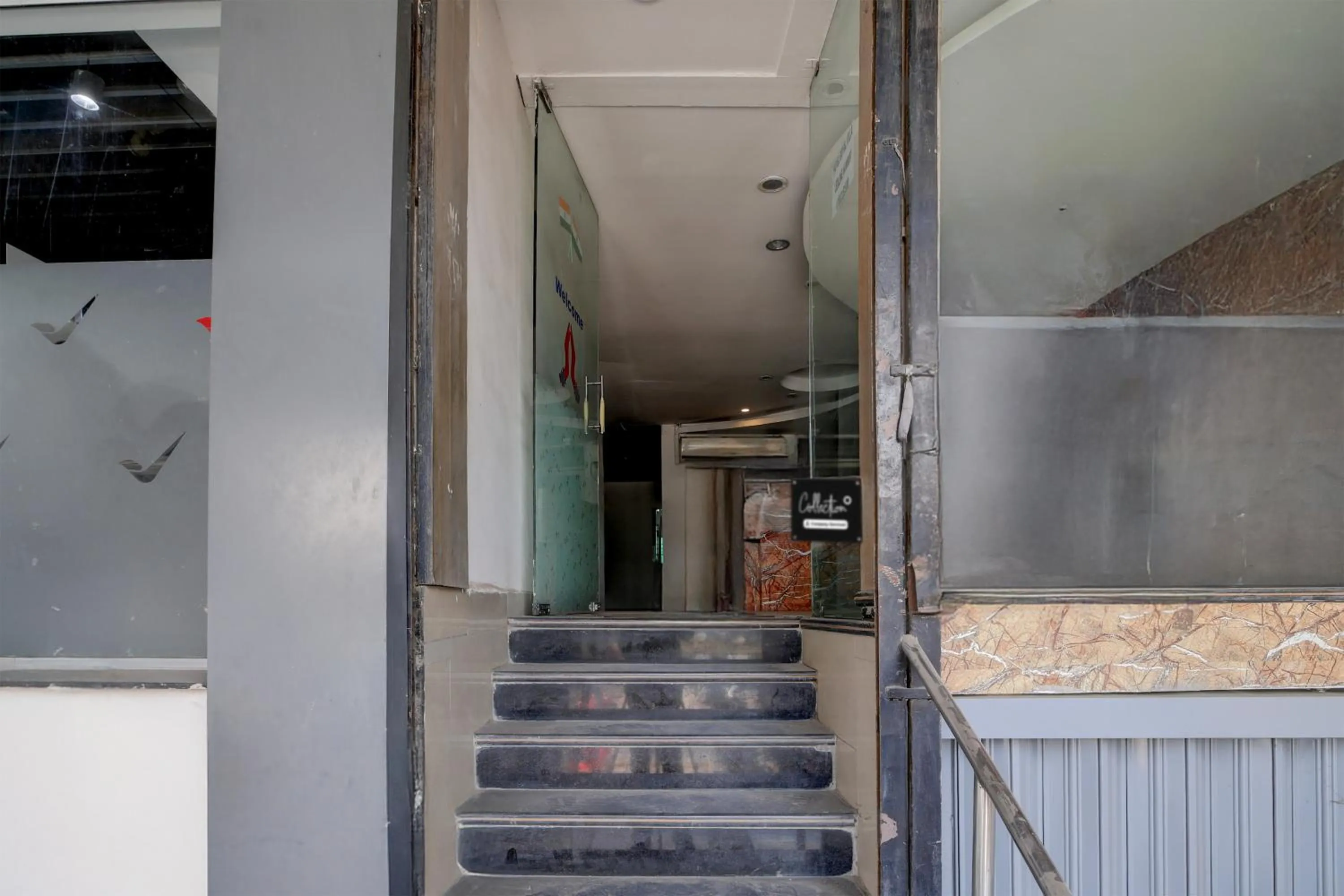 Facade/entrance in Super Collection O Shahpura Lakeview Formerly Hotel Royal Villa