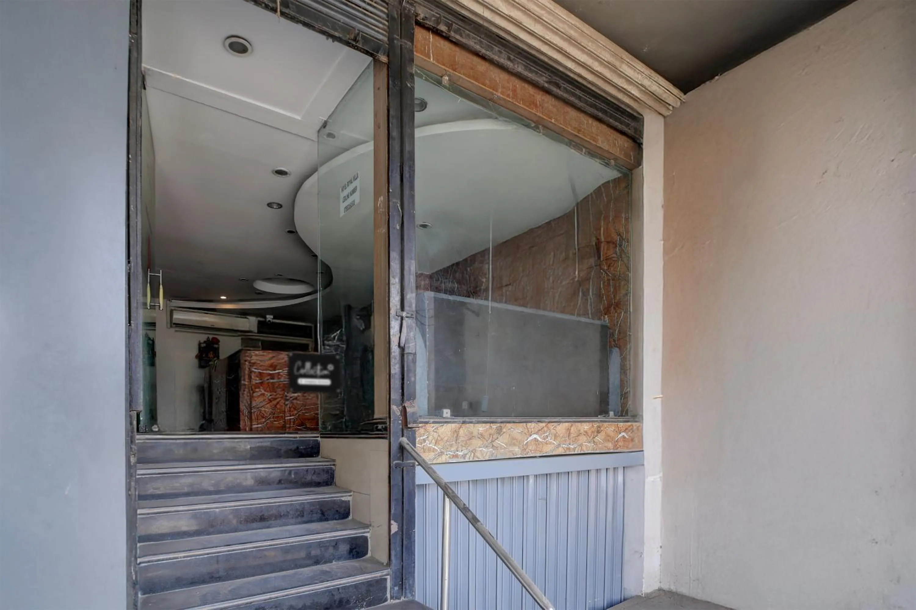 Facade/entrance in Super Collection O Shahpura Lakeview Formerly Hotel Royal Villa